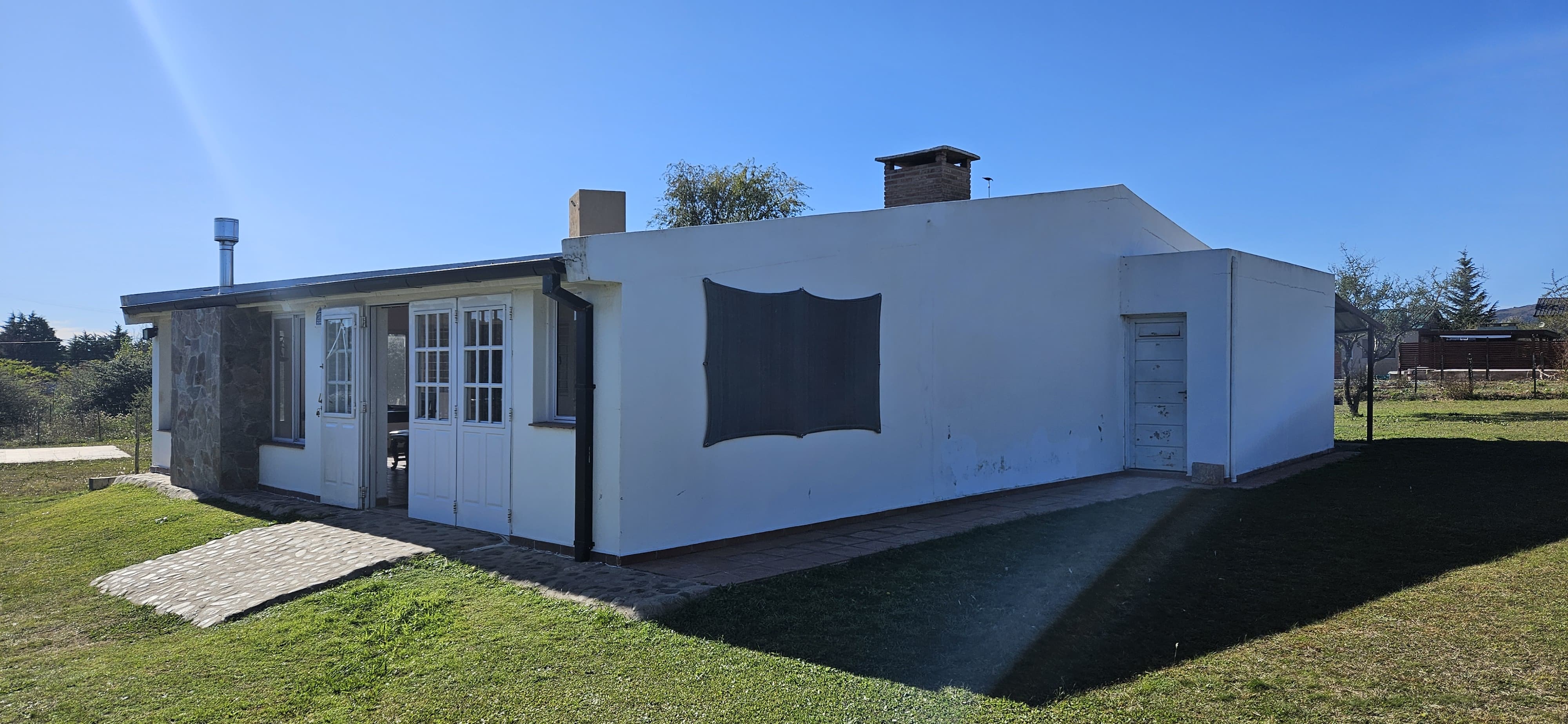 EXCELENTE CASA CON GRAN TERRENO. Vista Unica! U$S 125.000.-