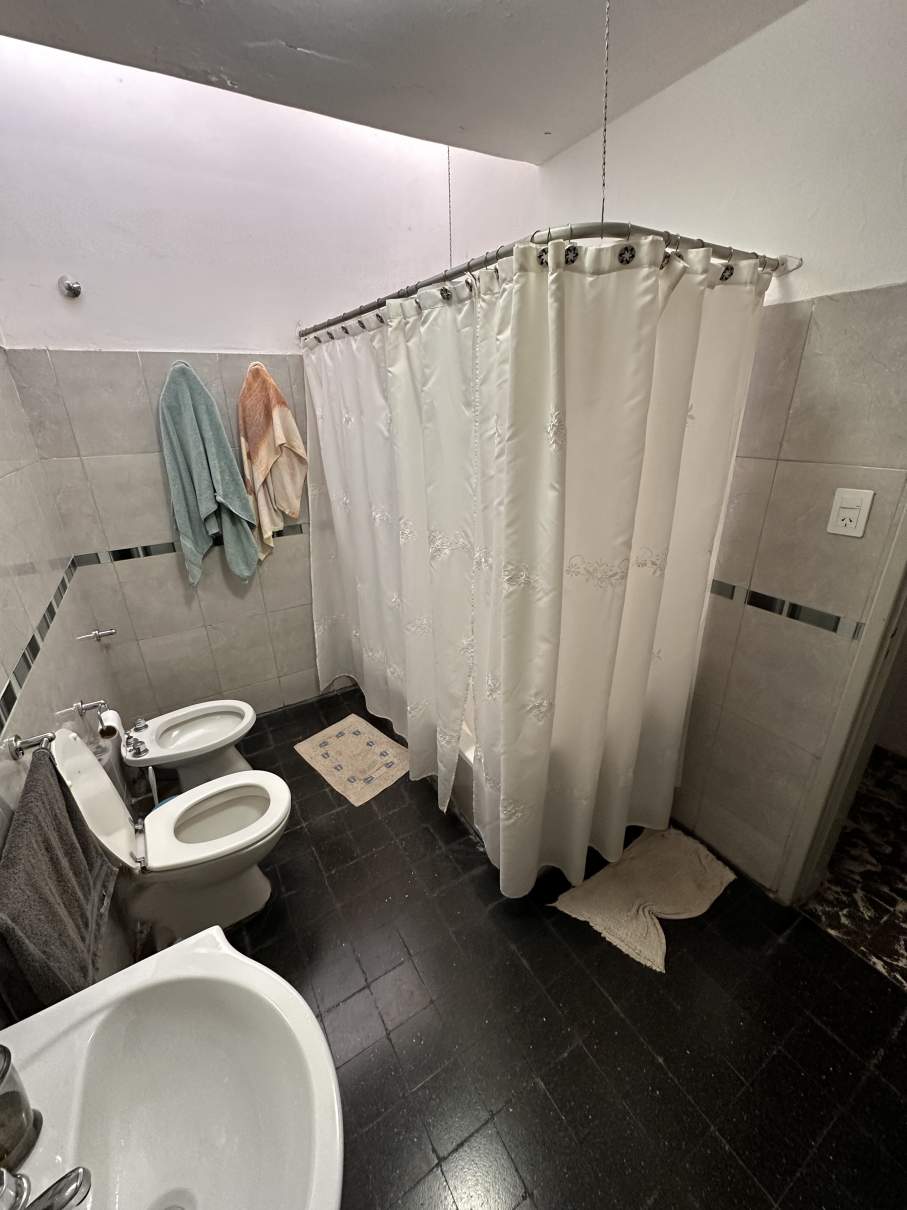 SE VENDE VENDE CASA 3 DORMITORIOS Zona Sur