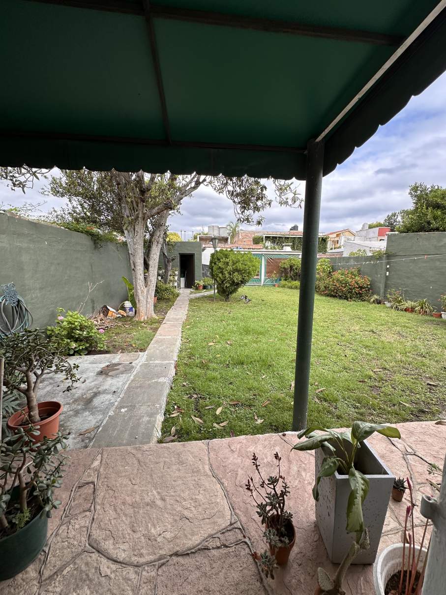 SE VENDE VENDE CASA 3 DORMITORIOS Zona Sur