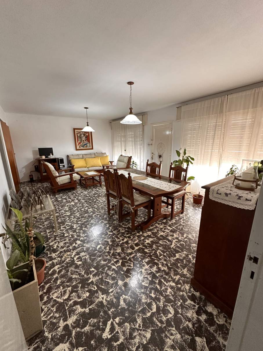 SE VENDE VENDE CASA 3 DORMITORIOS Zona Sur