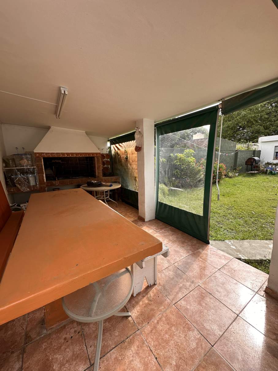 SE VENDE VENDE CASA 3 DORMITORIOS Zona Sur