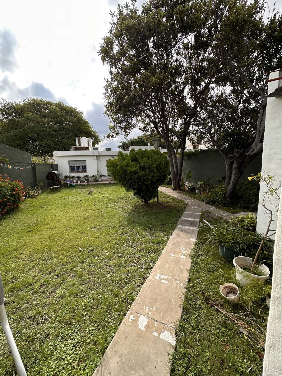 SE VENDE VENDE CASA 3 DORMITORIOS Zona Sur