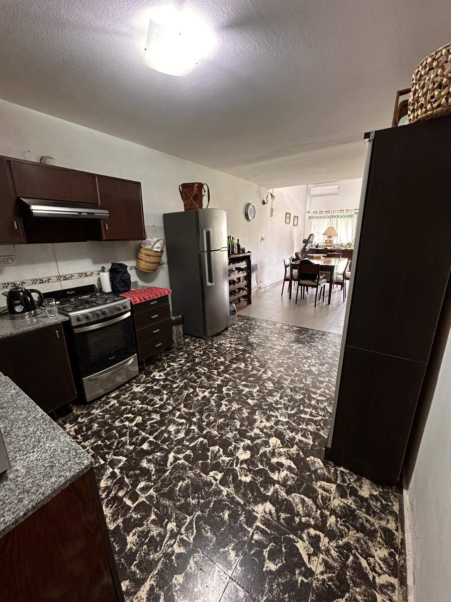 SE VENDE VENDE CASA 3 DORMITORIOS Zona Sur