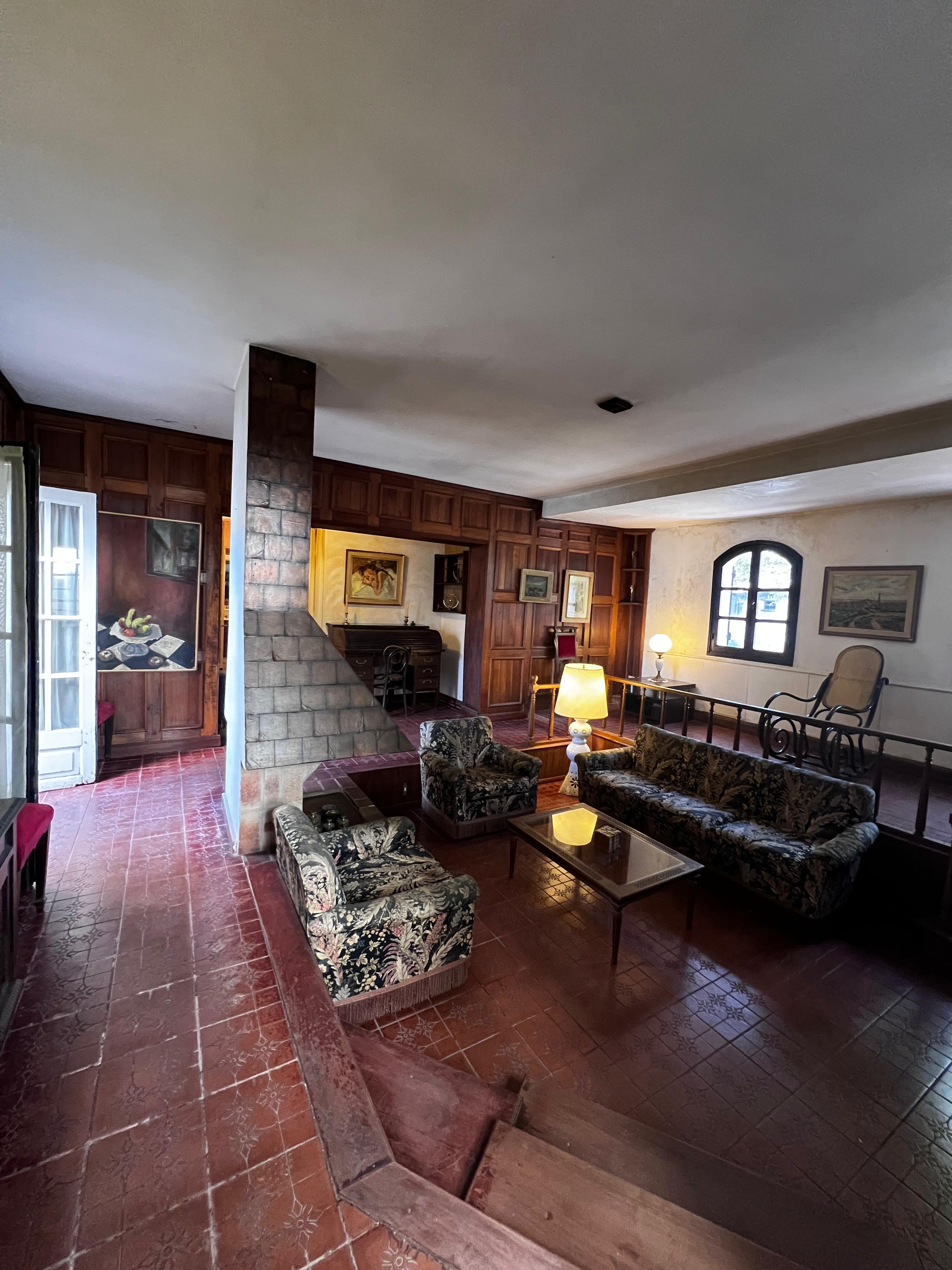 Casa de 3 dorm. en venta en Espora 214 a media cuadra de Duarte Quiros