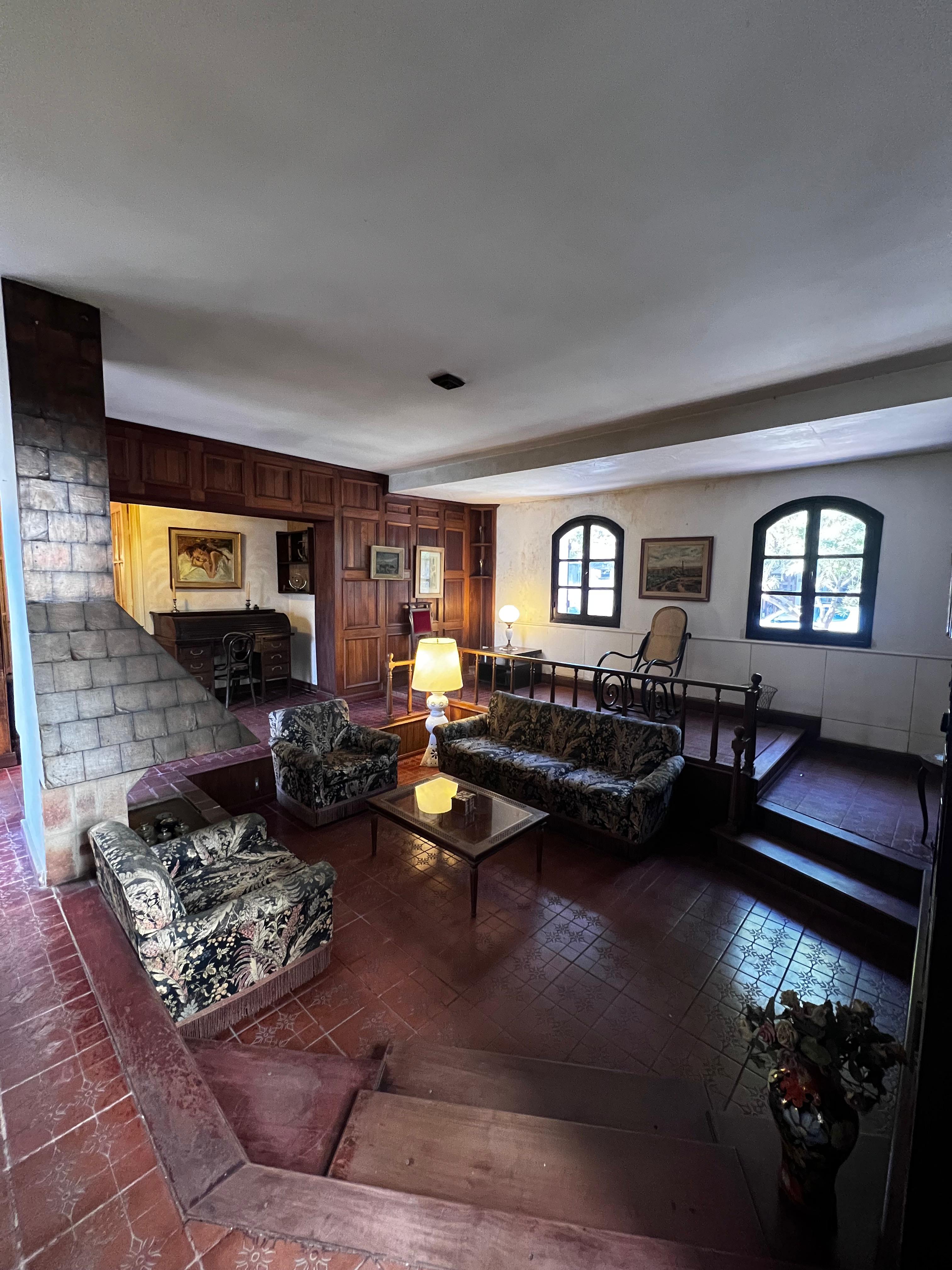 Casa de 3 dorm. en venta en Espora 214 a media cuadra de Duarte Quiros