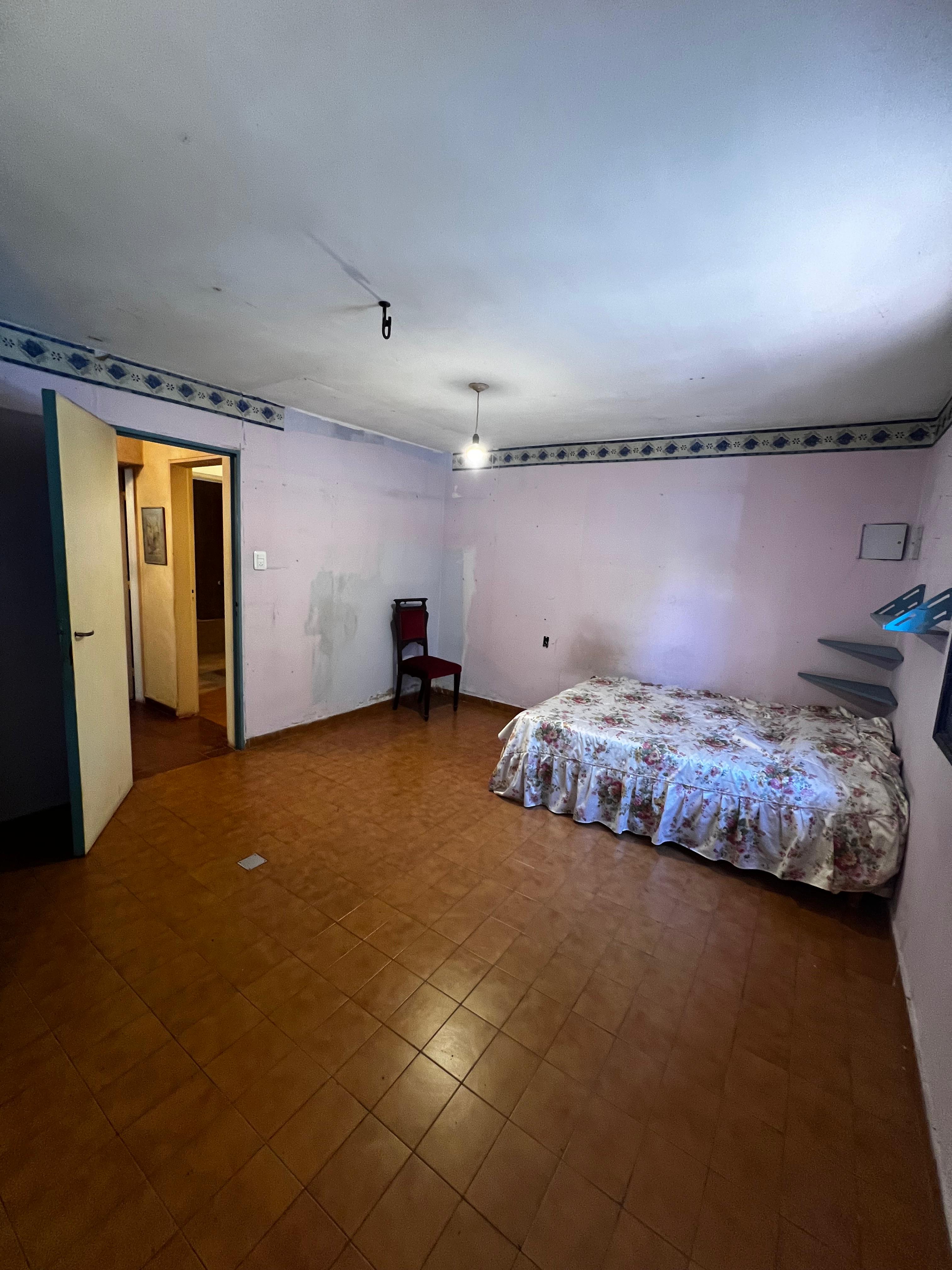 Casa de 3 dorm. en venta en Espora 214 a media cuadra de Duarte Quiros