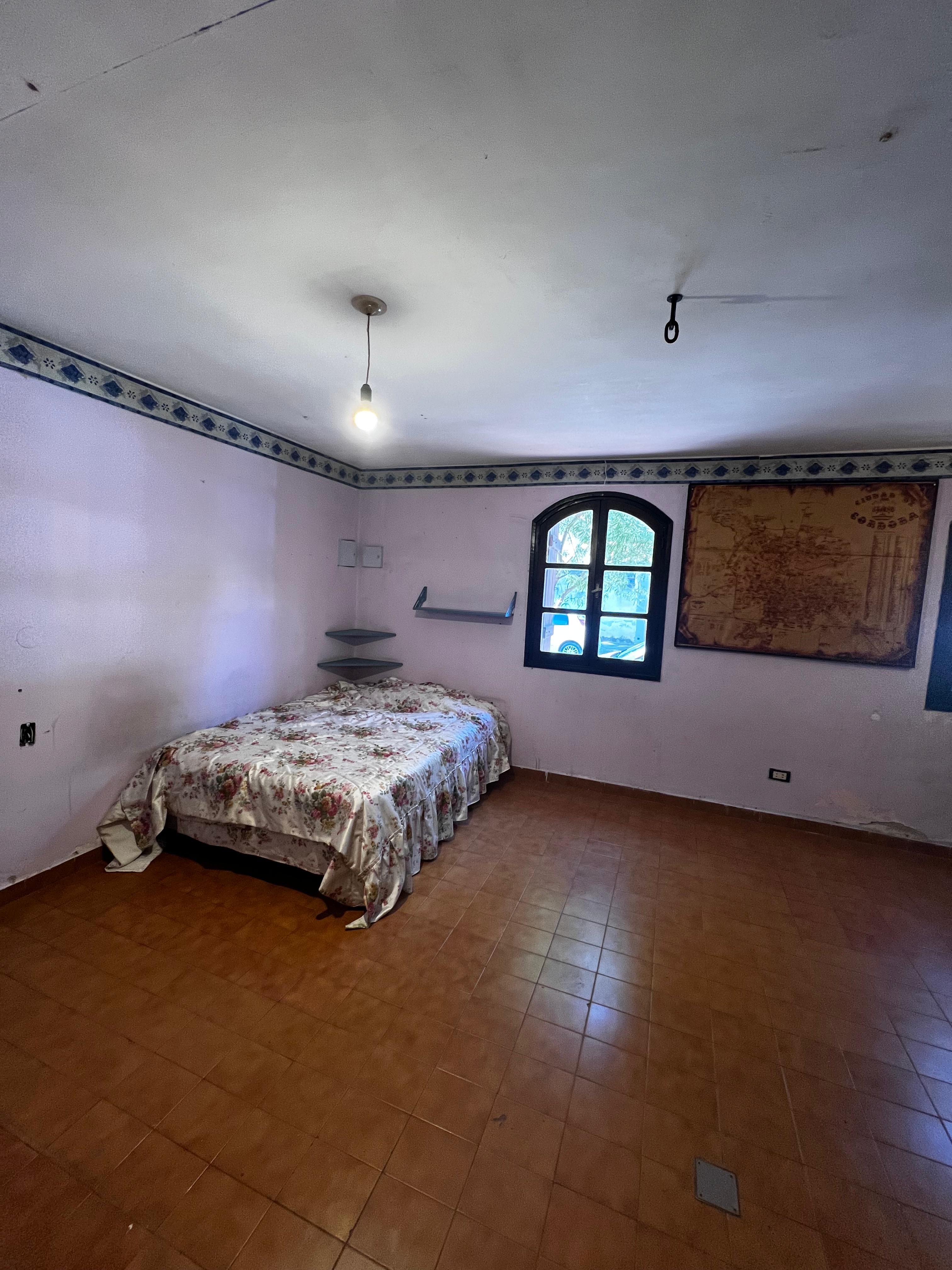 Casa de 3 dorm. en venta en Espora 214 a media cuadra de Duarte Quiros