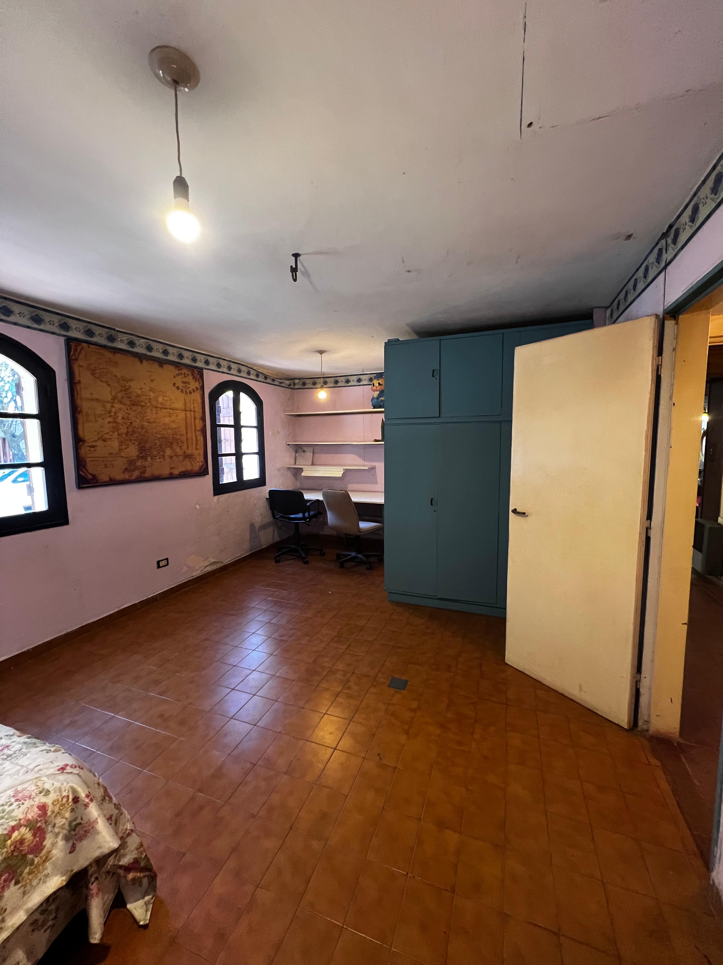 Casa de 3 dorm. en venta en Espora 214 a media cuadra de Duarte Quiros