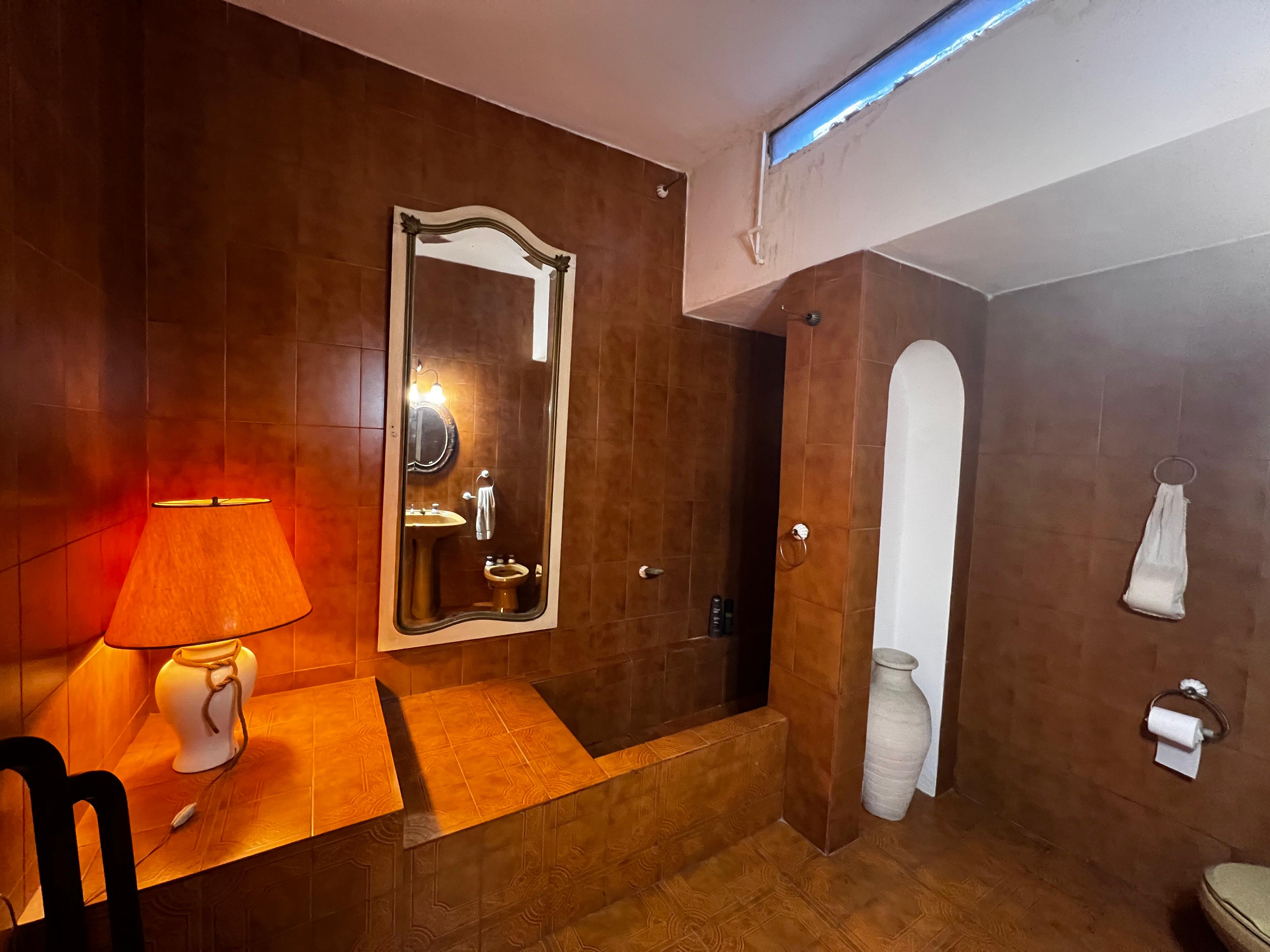 Casa de 3 dorm. en venta en Espora 214 a media cuadra de Duarte Quiros