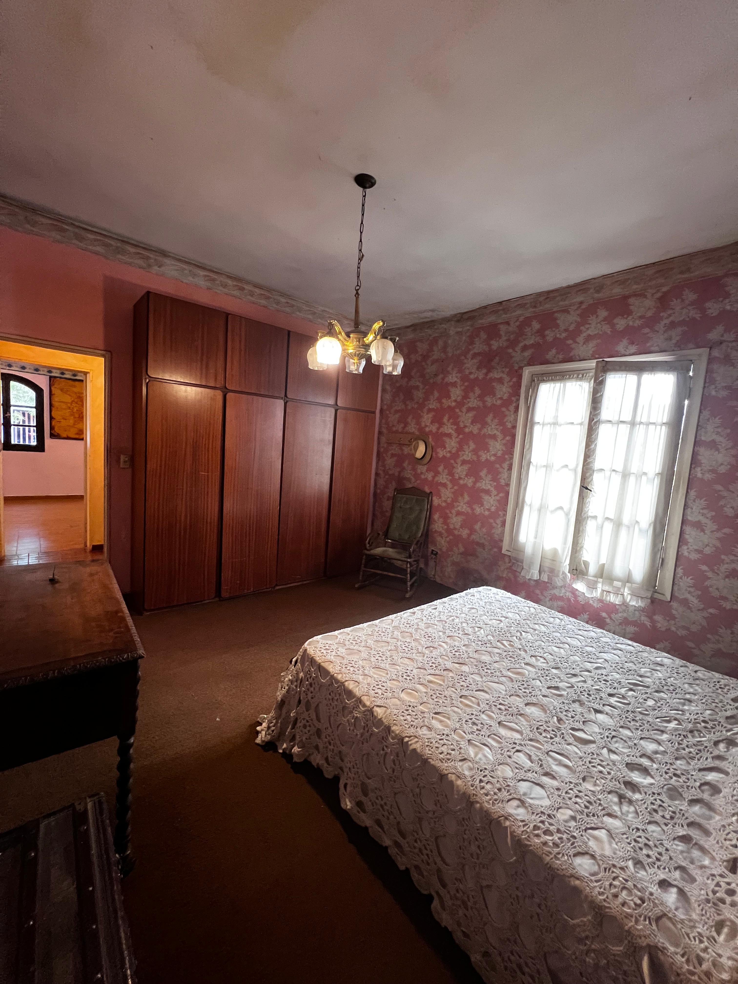 Casa de 3 dorm. en venta en Espora 214 a media cuadra de Duarte Quiros