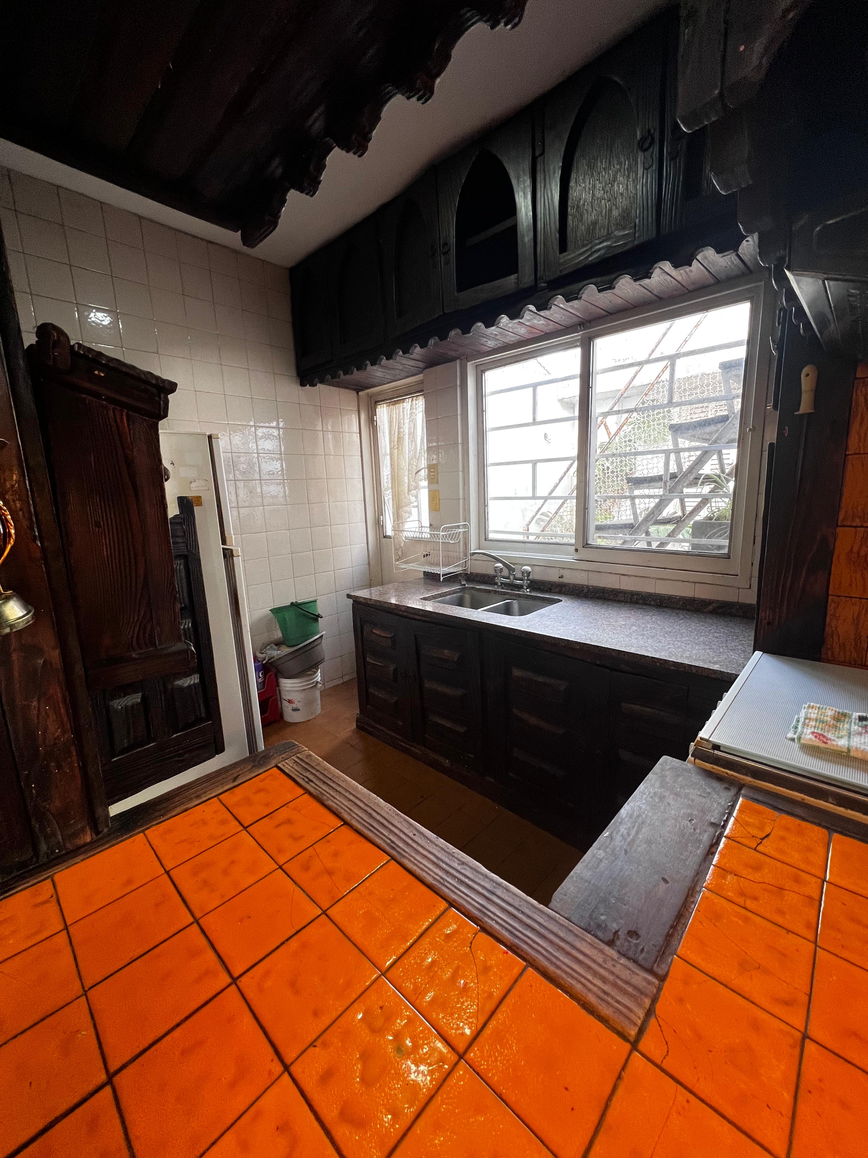 Casa de 3 dorm. en venta en Espora 214 a media cuadra de Duarte Quiros