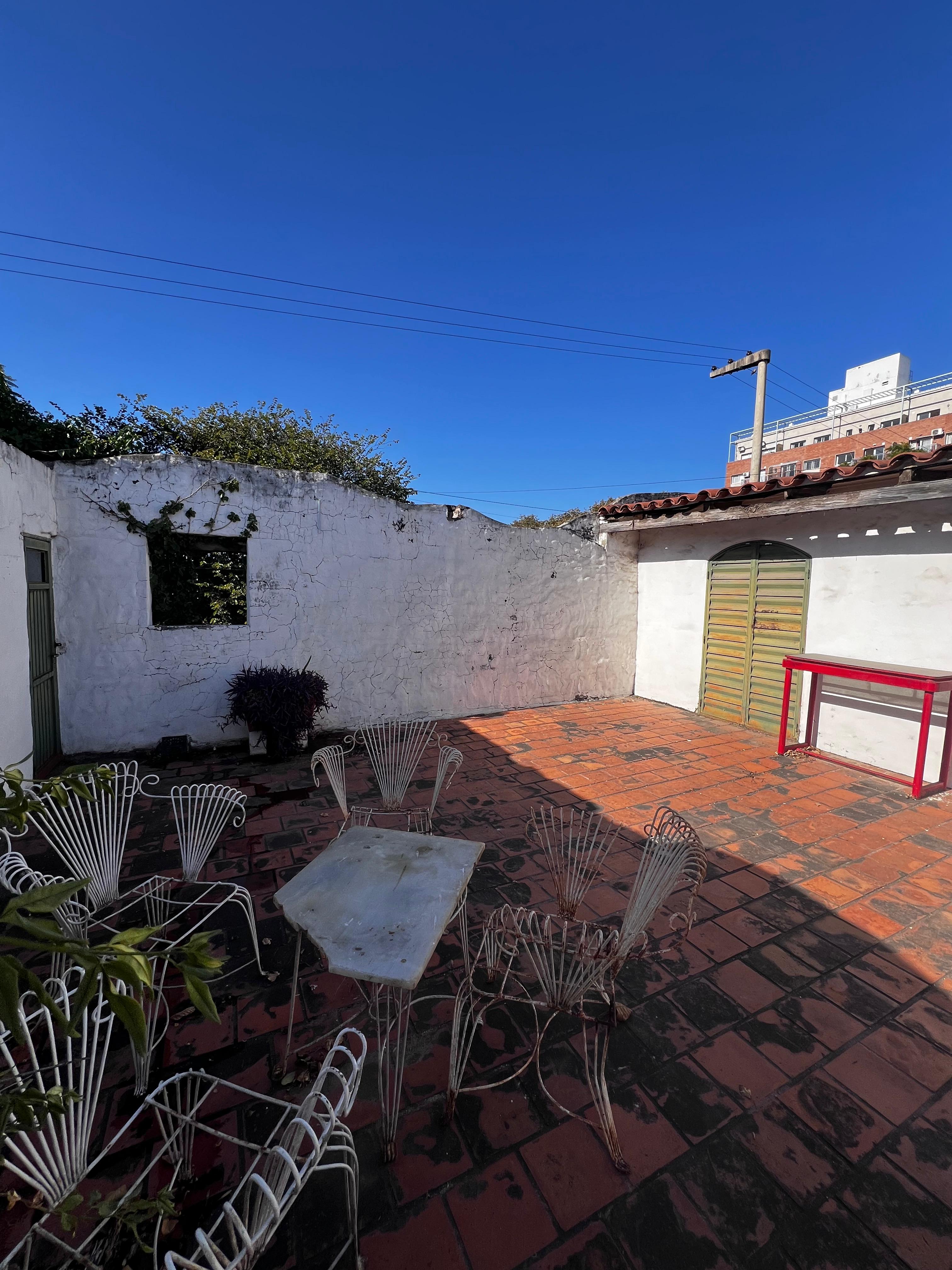 Casa de 3 dorm. en venta en Espora 214 a media cuadra de Duarte Quiros