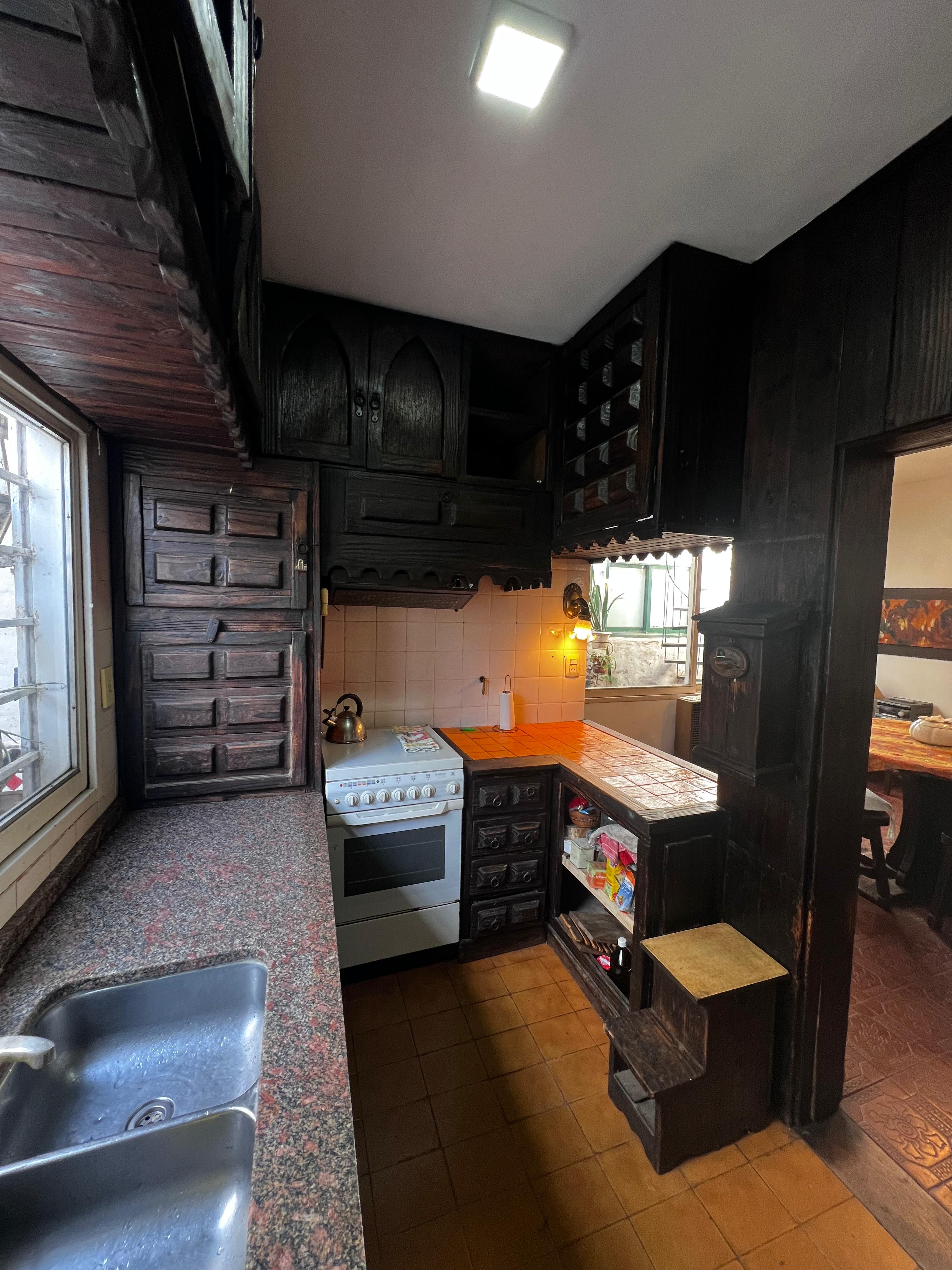 Casa de 3 dorm. en venta en Espora 214 a media cuadra de Duarte Quiros