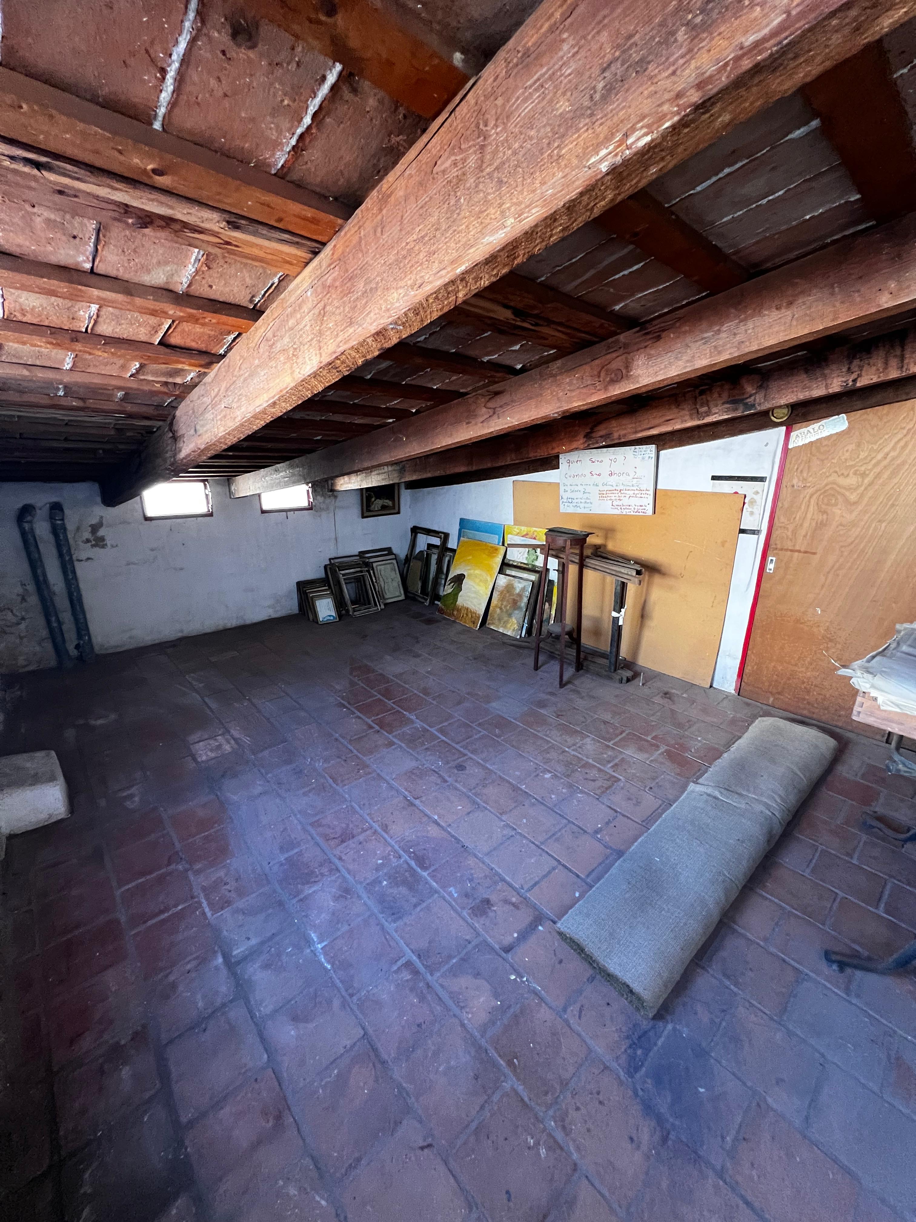 Casa de 3 dorm. en venta en Espora 214 a media cuadra de Duarte Quiros