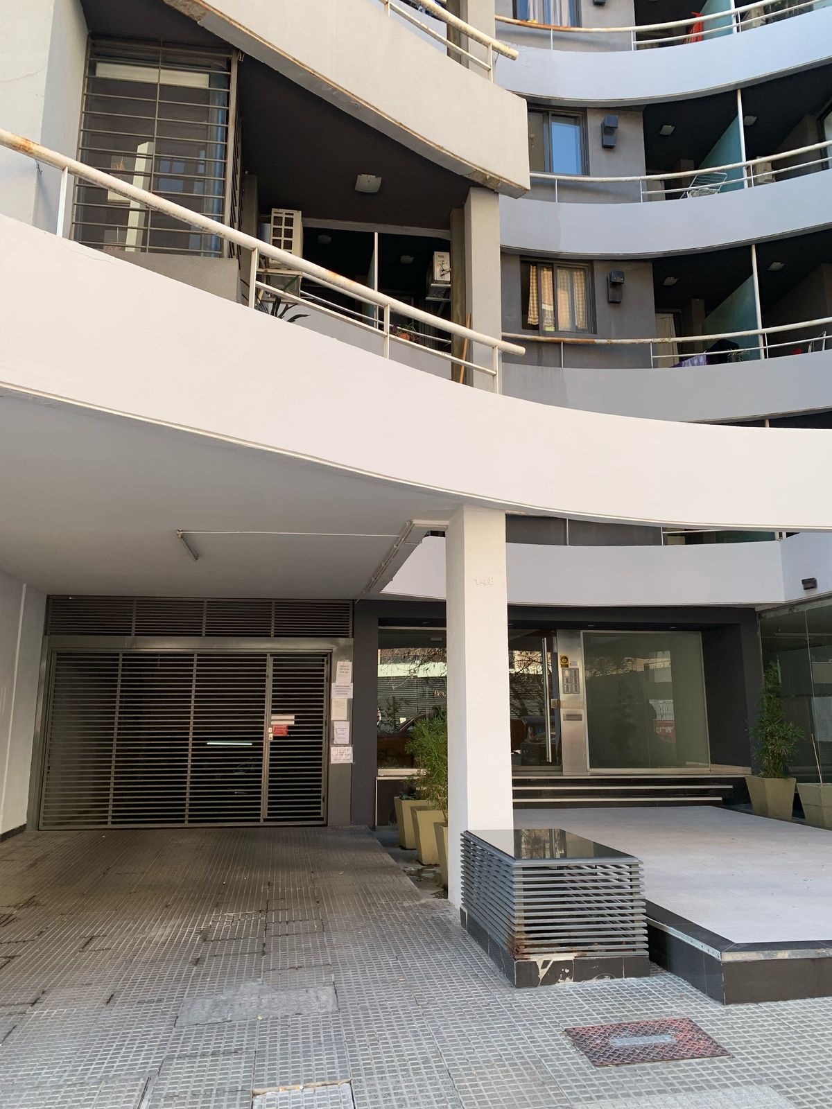COCHERA EN PLENO NUEVA CORDOBA, UNAS CUADRAS DE PLAZA ESPAÑA