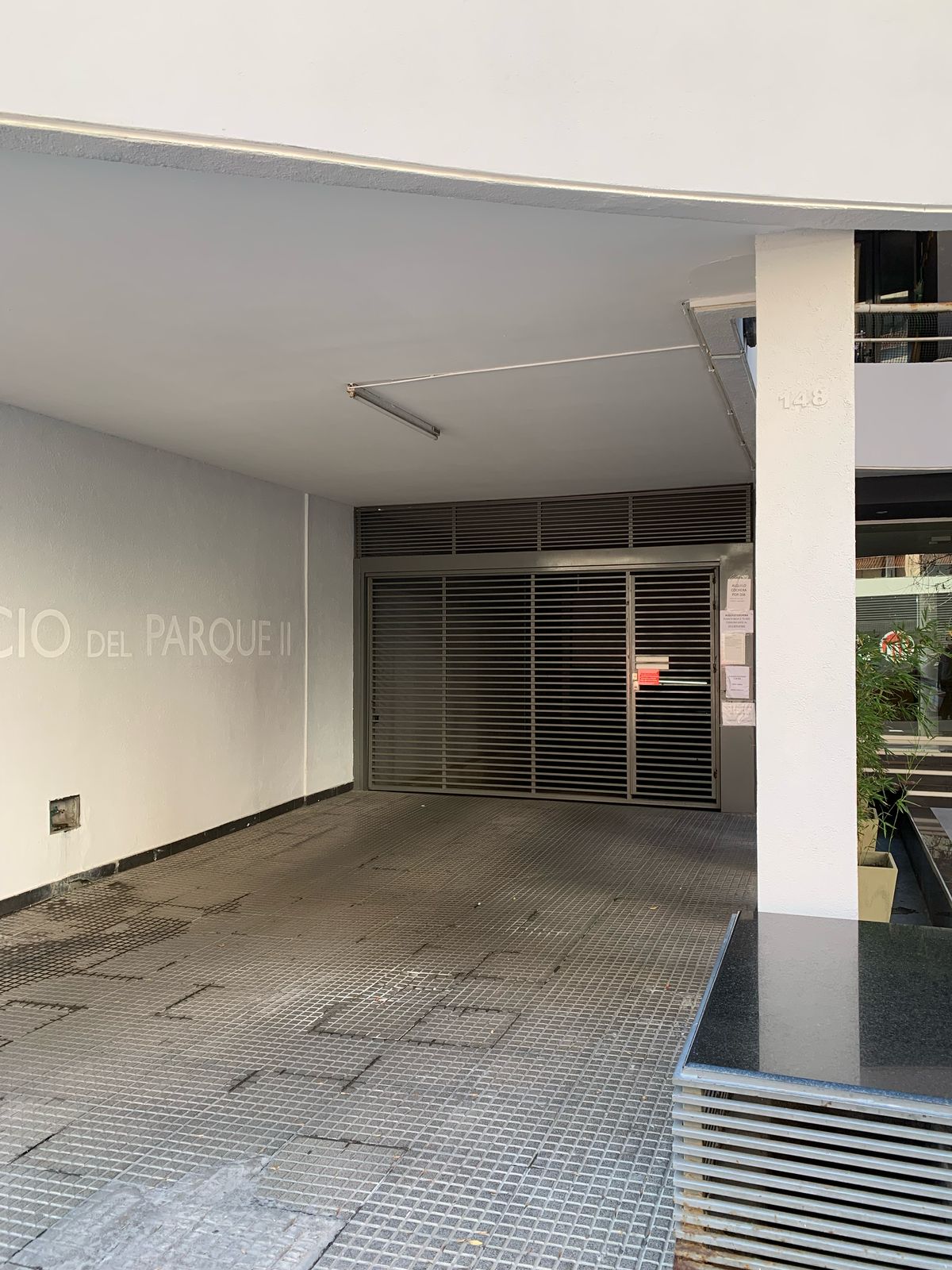 COCHERA EN PLENO NUEVA CORDOBA, UNAS CUADRAS DE PLAZA ESPAÑA
