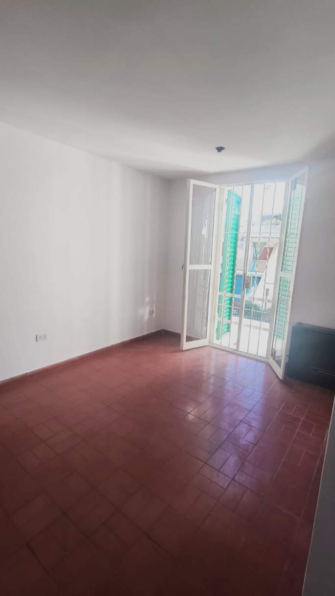 KENNEDY: RIMINI 833: DEPTO DE 2 DORMITORIOS A METROS DE AV. VALPARAISO