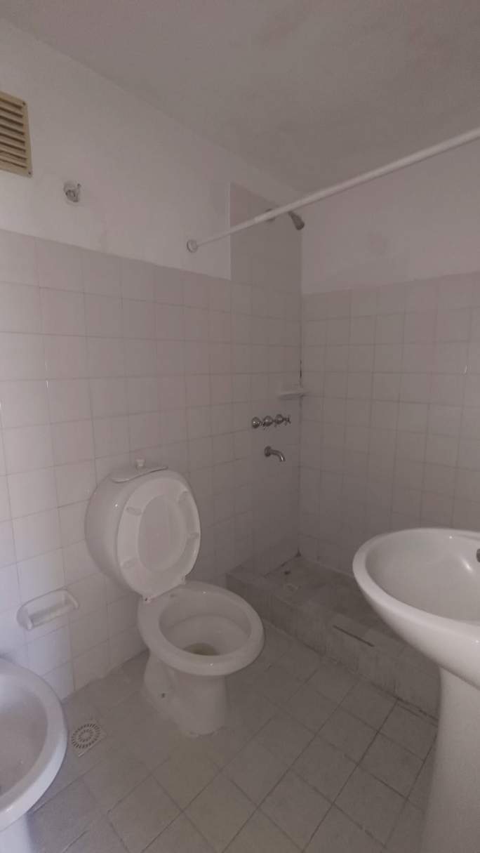 KENNEDY: RIMINI 833: DEPTO DE 2 DORMITORIOS A METROS DE AV. VALPARAISO