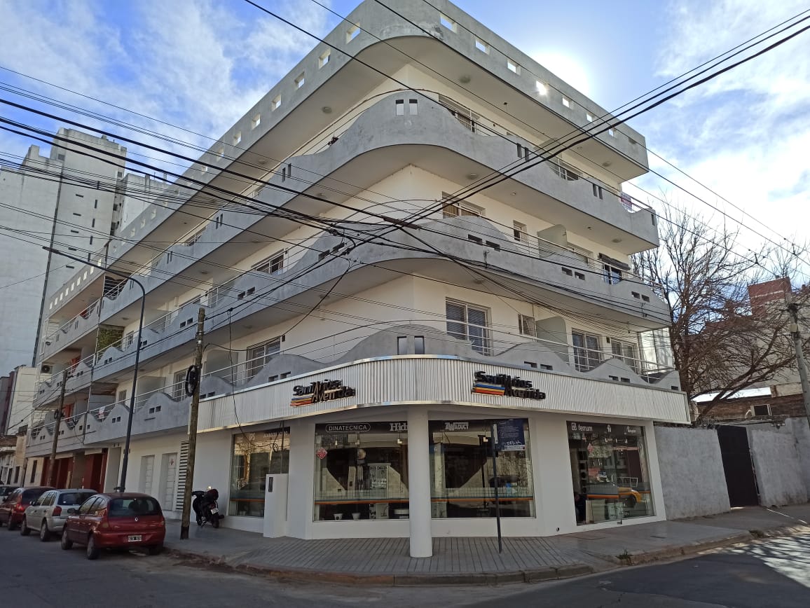 Barrio Guemes - Amplio dpto