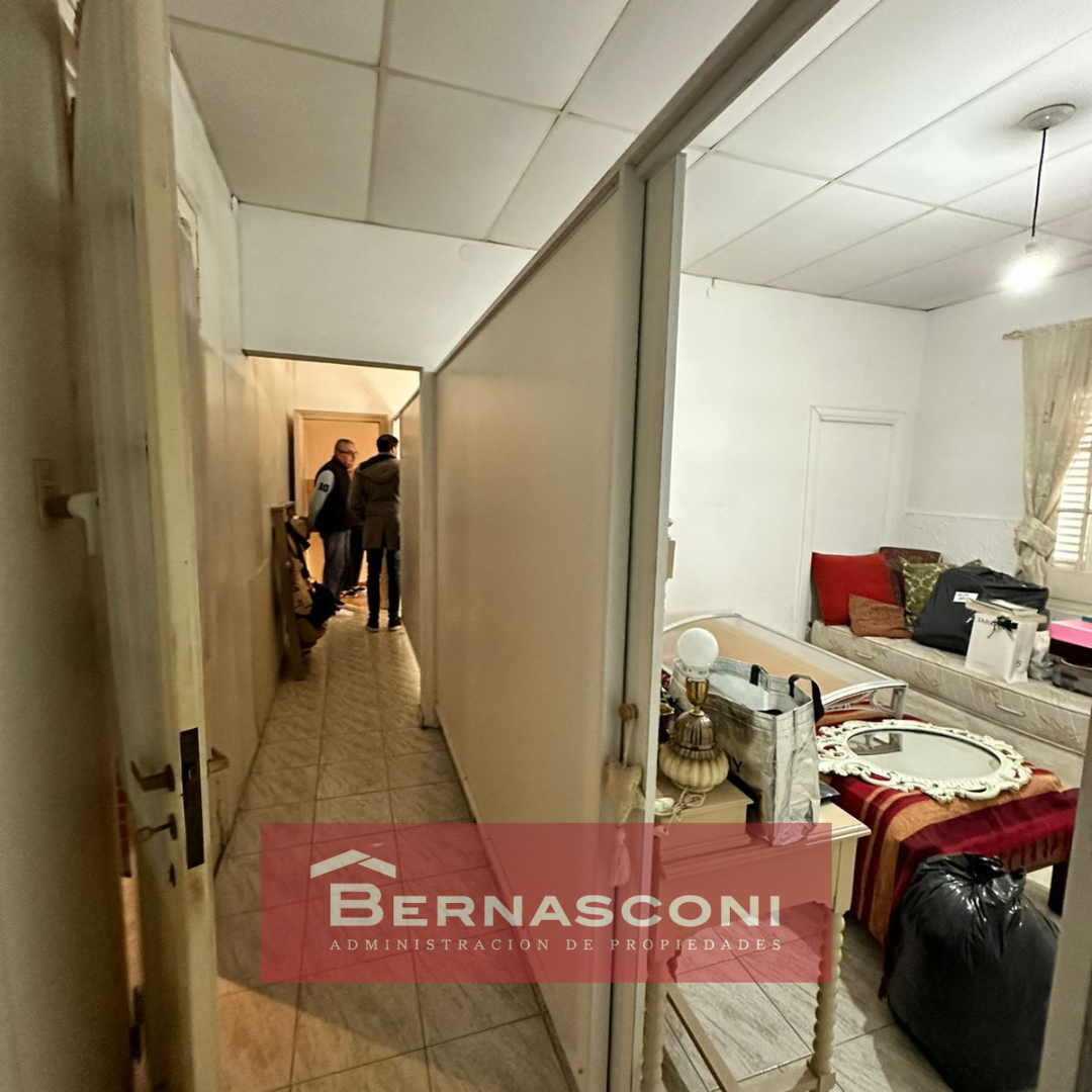 Propiedad Comercial en Esquina  Av. Alem al 700