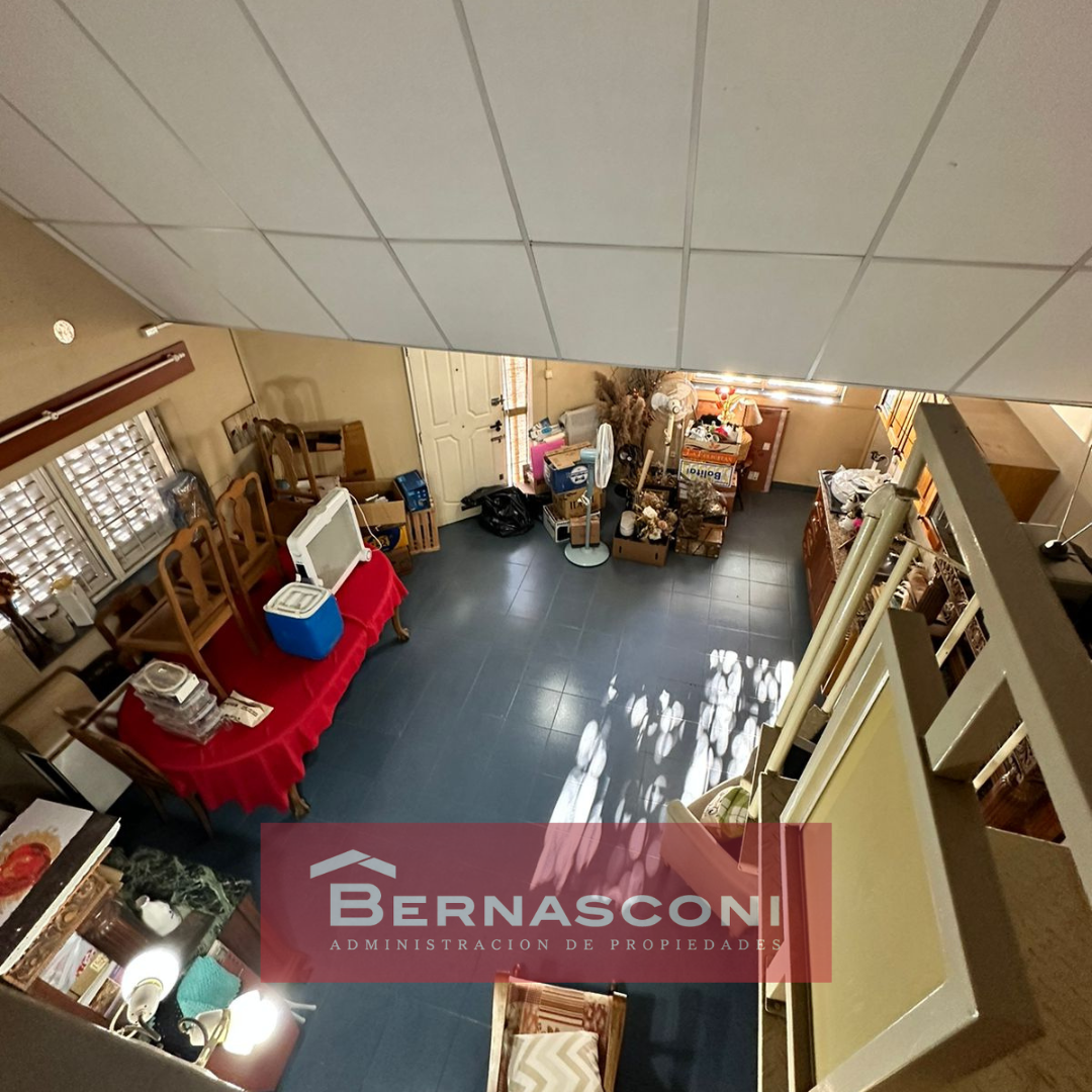 Propiedad Comercial en Esquina  Av. Alem al 700