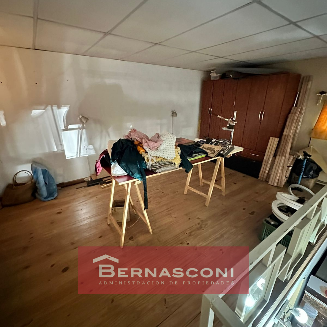 Propiedad Comercial en Esquina  Av. Alem al 700