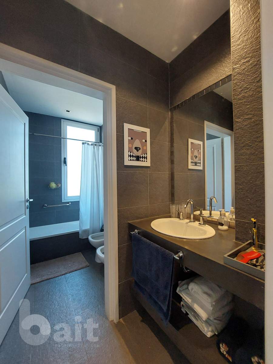 Alquiler casa totalmente amoblada en Santina NOrte 3 dormitorios con pieta y 4 baños