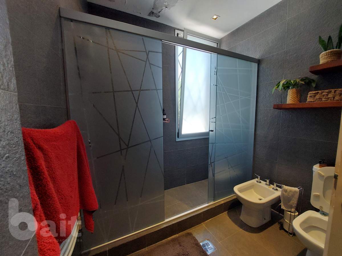 Alquiler casa totalmente amoblada en Santina NOrte 3 dormitorios con pieta y 4 baños