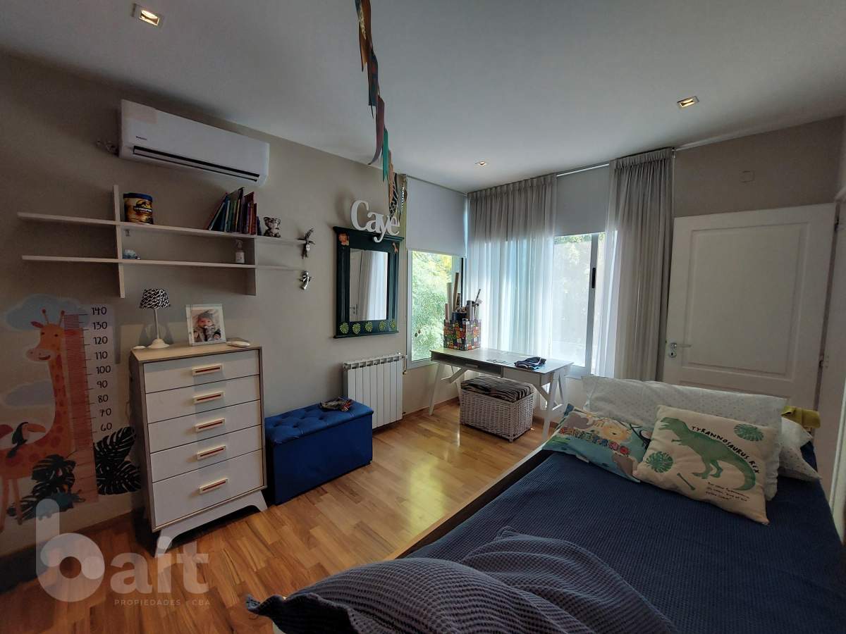 Alquiler casa totalmente amoblada en Santina NOrte 3 dormitorios con pieta y 4 baños