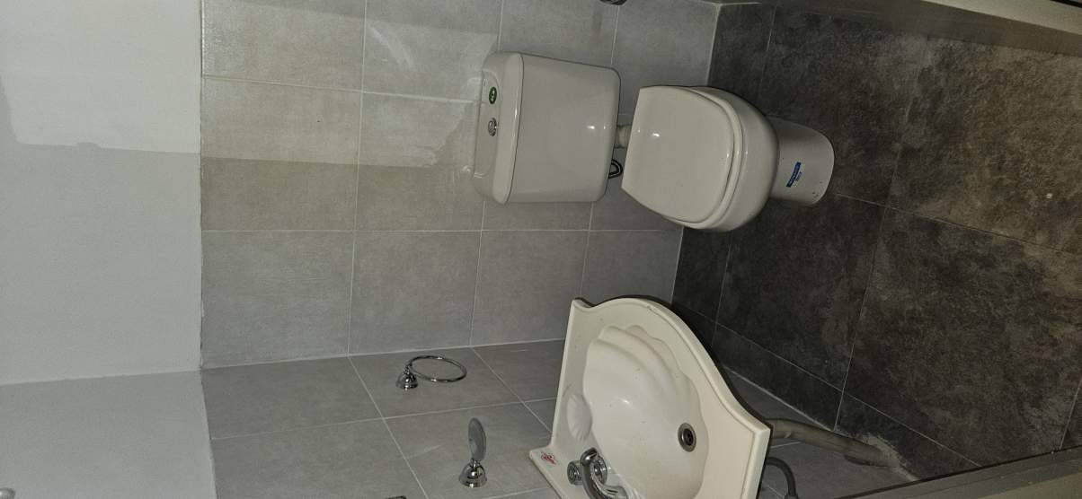 TEJAS DEL SUR 1 DORMITORIO CON GARAGE Y TERRAZA. $450.000.-