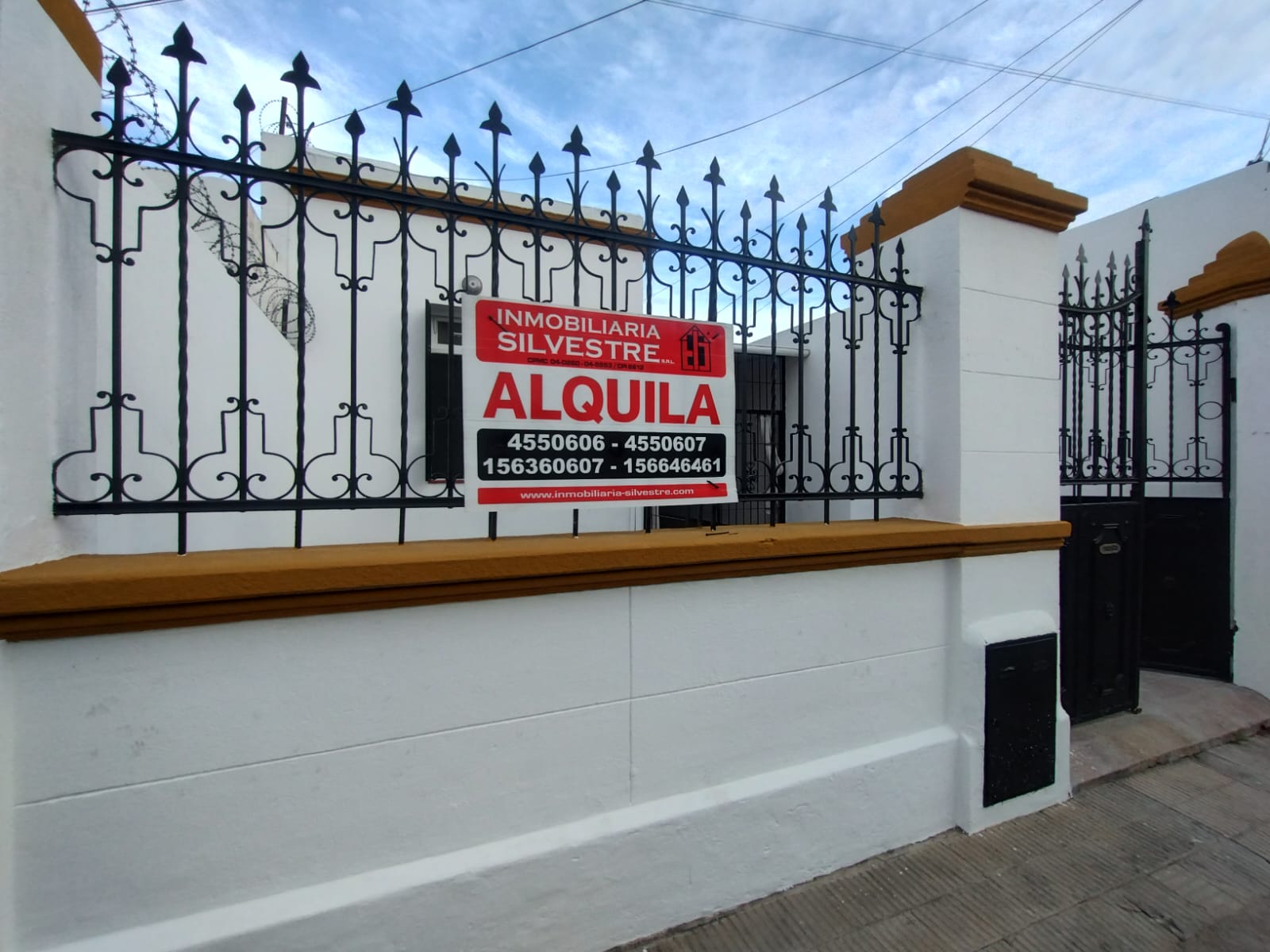 CASA EN ALQUILER EN B° SAN VICENTE
