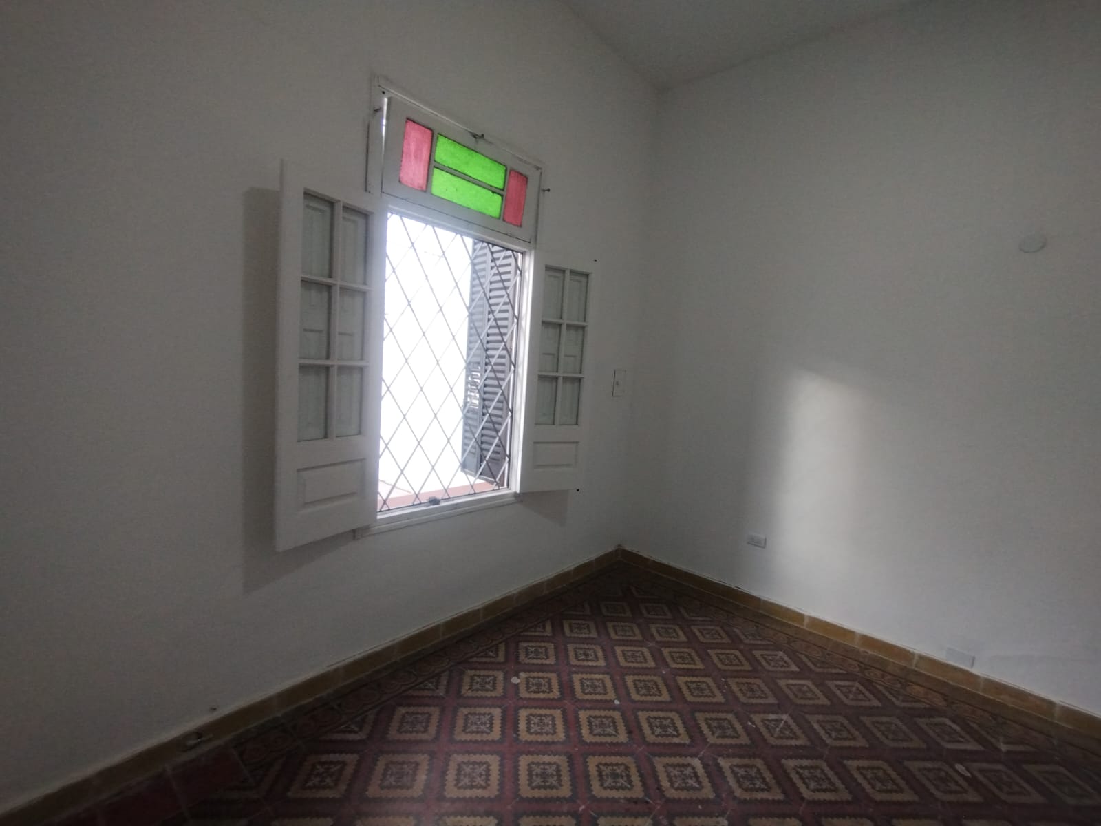 CASA EN ALQUILER EN B° SAN VICENTE