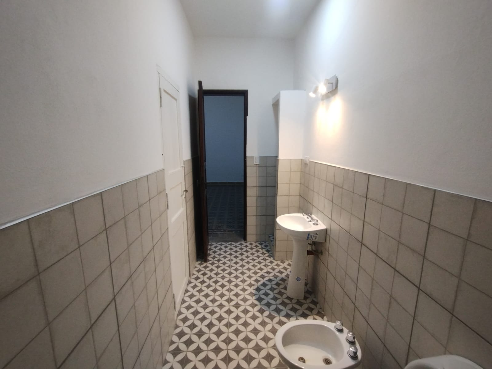 CASA EN ALQUILER EN B° SAN VICENTE