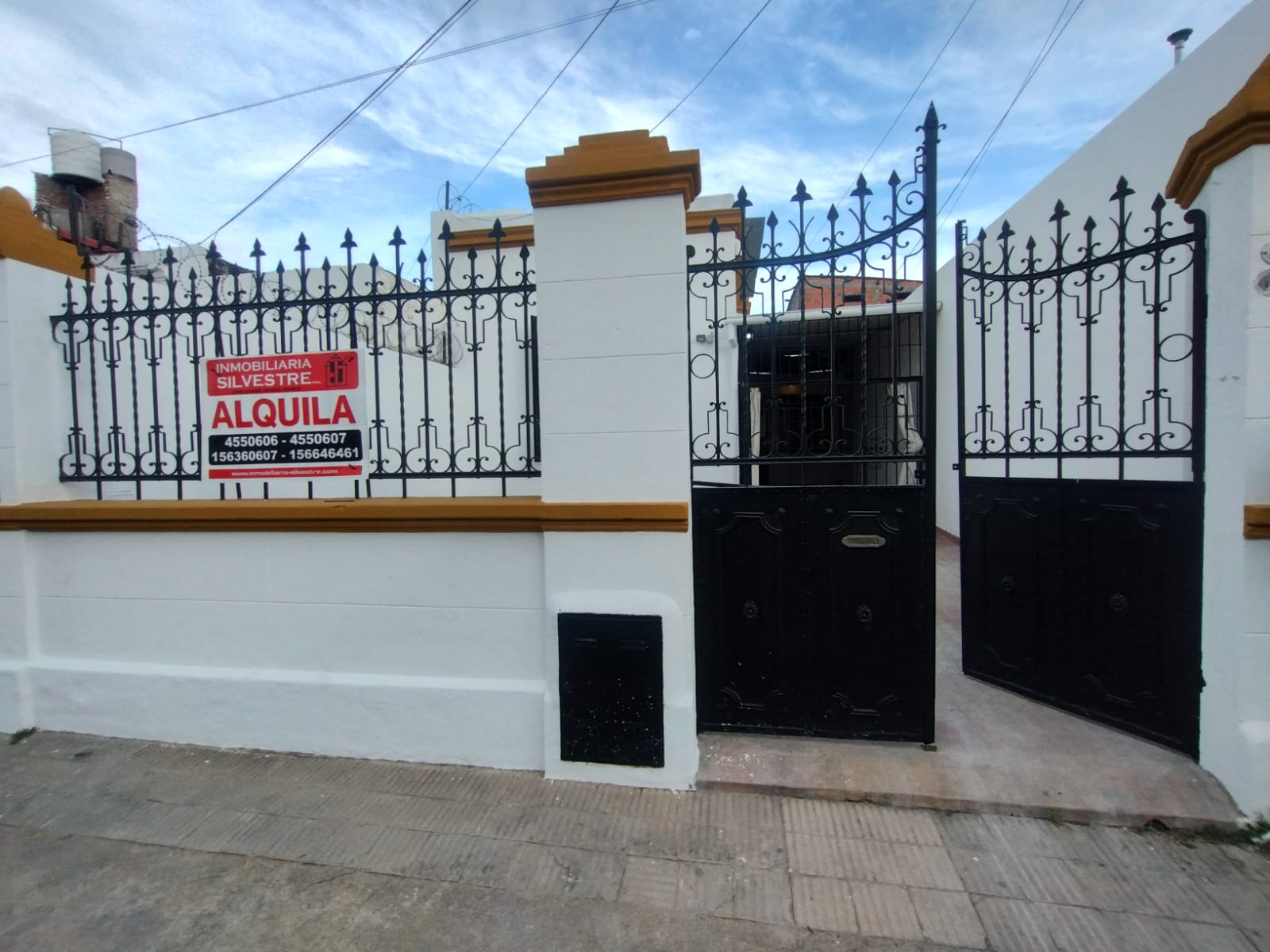 CASA EN ALQUILER EN B° SAN VICENTE
