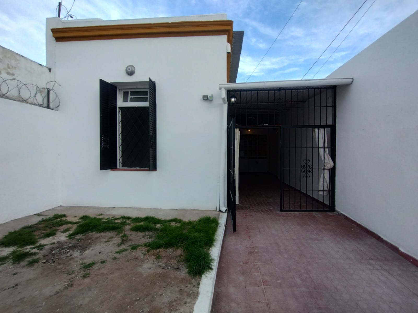 CASA EN ALQUILER EN B° SAN VICENTE