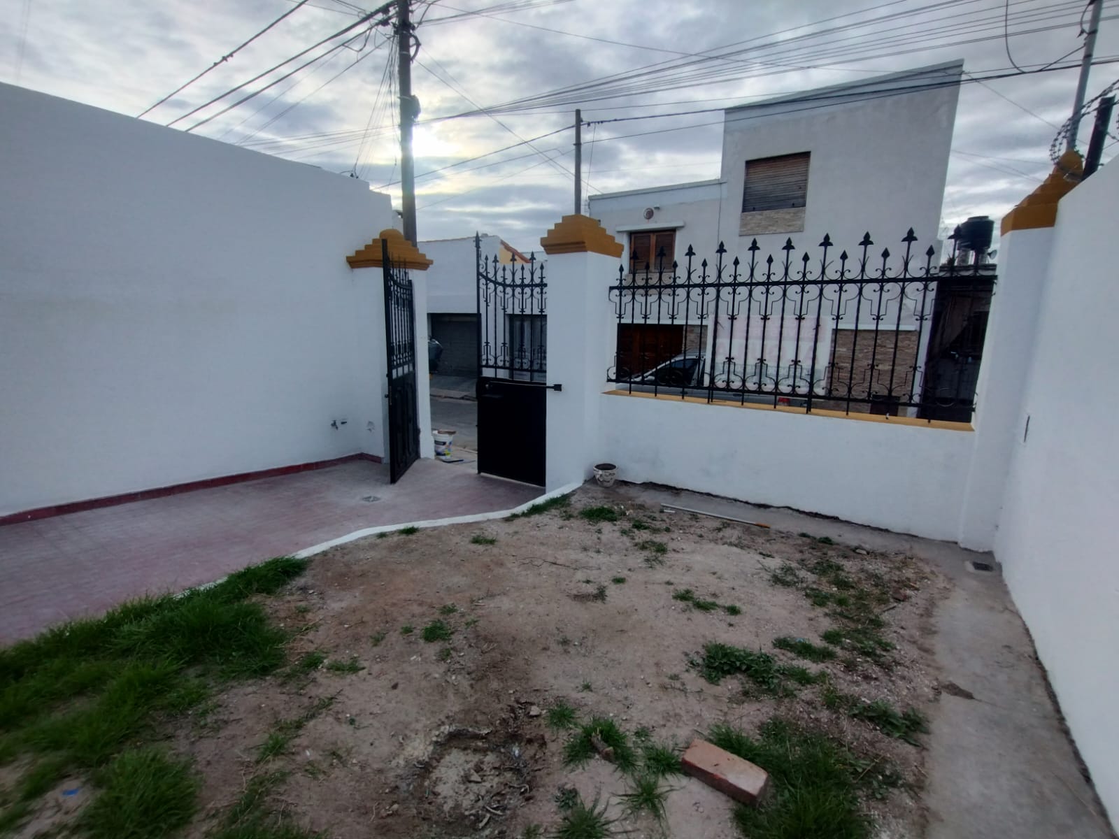 CASA EN ALQUILER EN B° SAN VICENTE