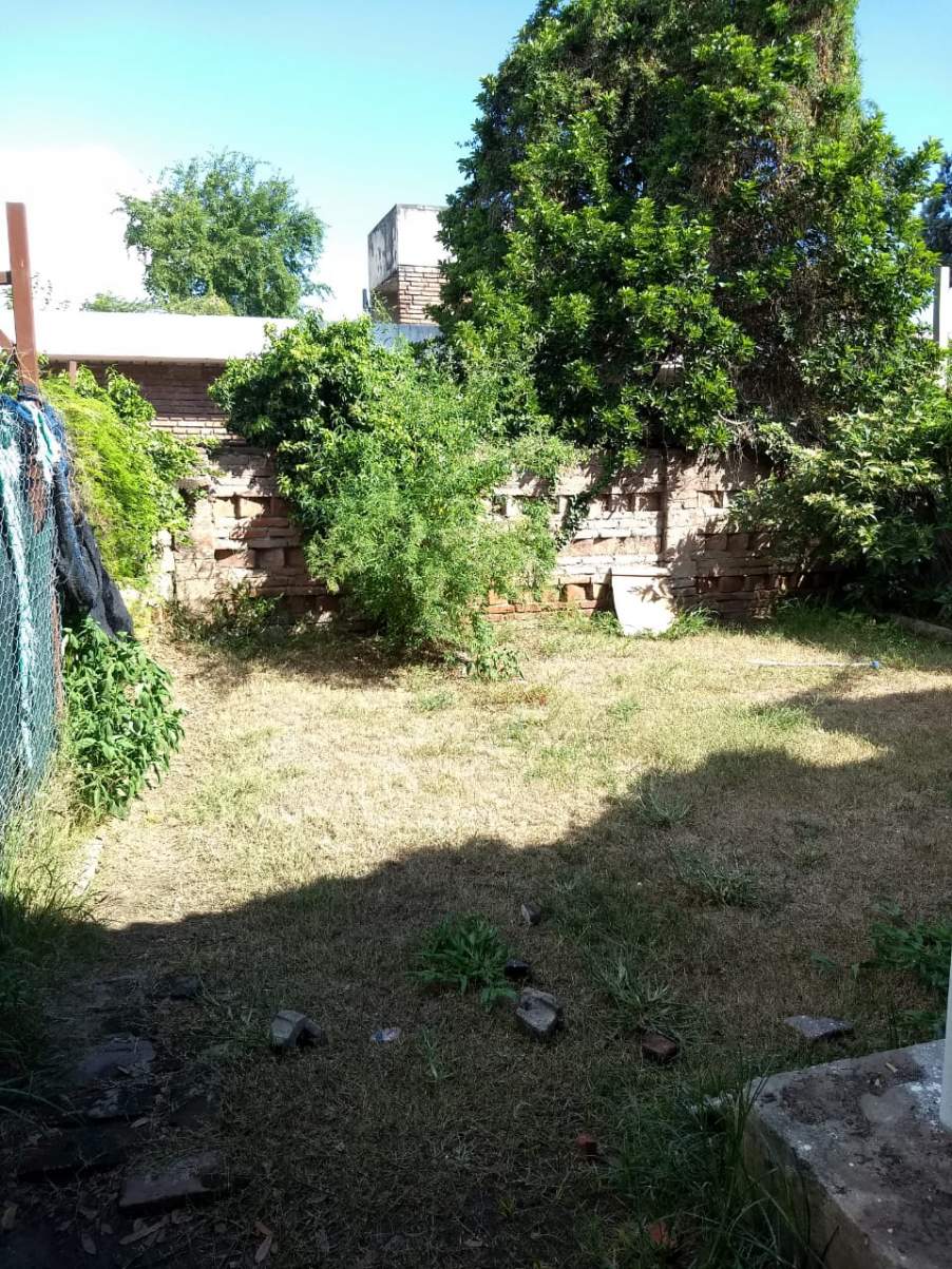 CASA EN ALQUILER DE DOS DORMITORIOS EN CALLE AVILA Y ZARATE 2222