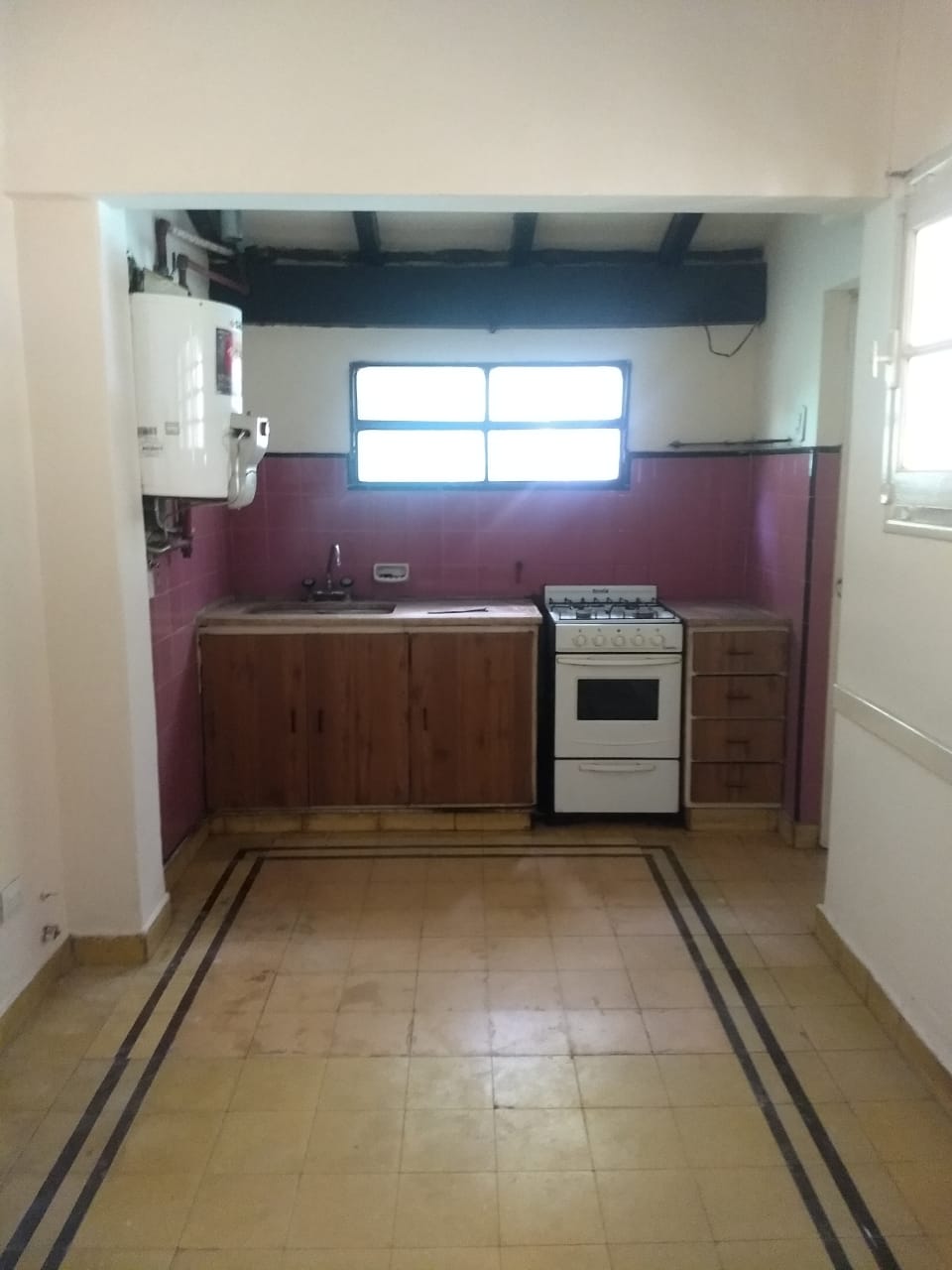 CASA EN ALQUILER DE DOS DORMITORIOS EN CALLE AVILA Y ZARATE 2222
