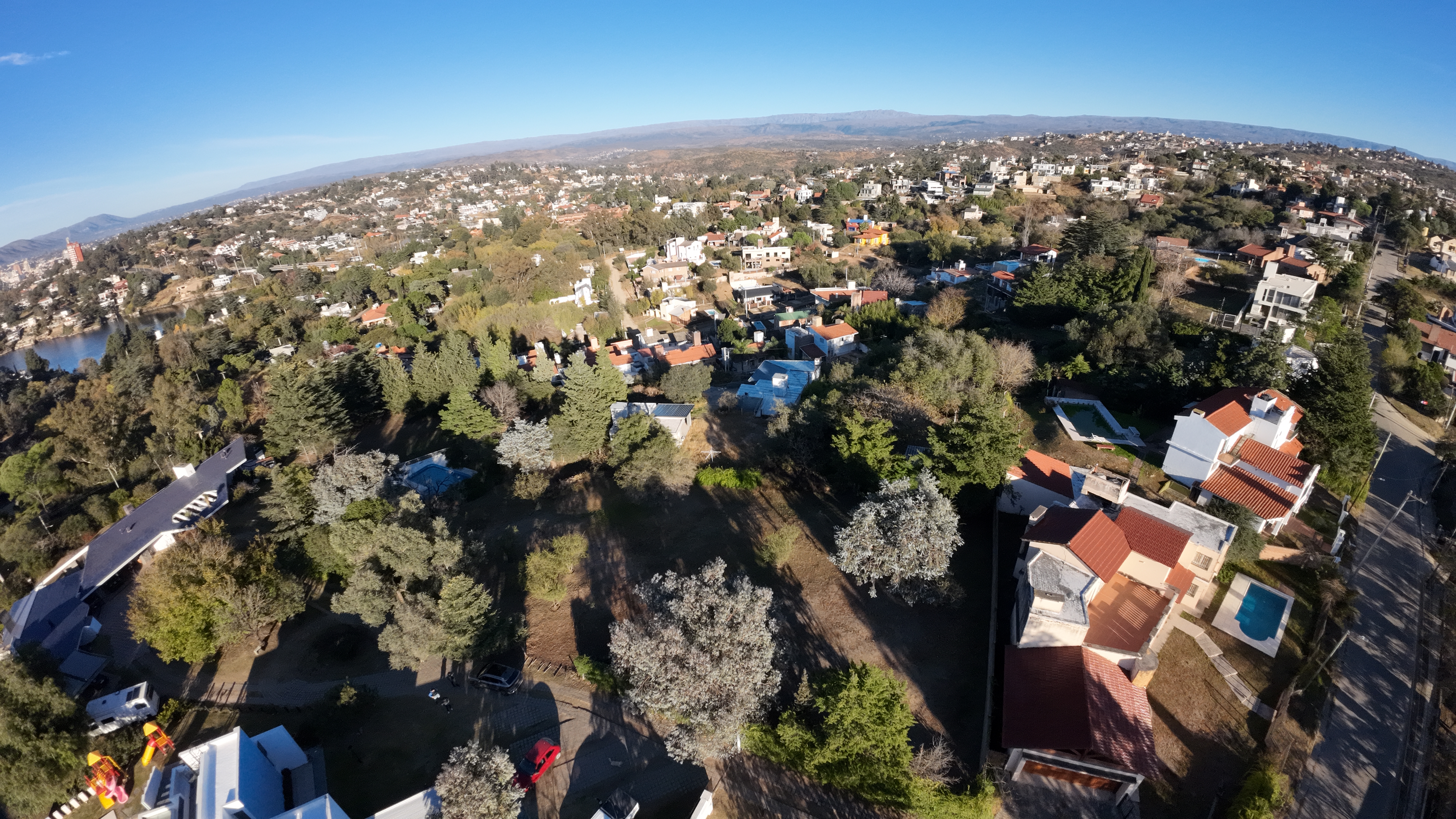 OPORTUNIDAD DE INVERSIÓN EN CARLOS PAZ  4 LOTES EN BARRIO VENTA VILLA DEL LAGO