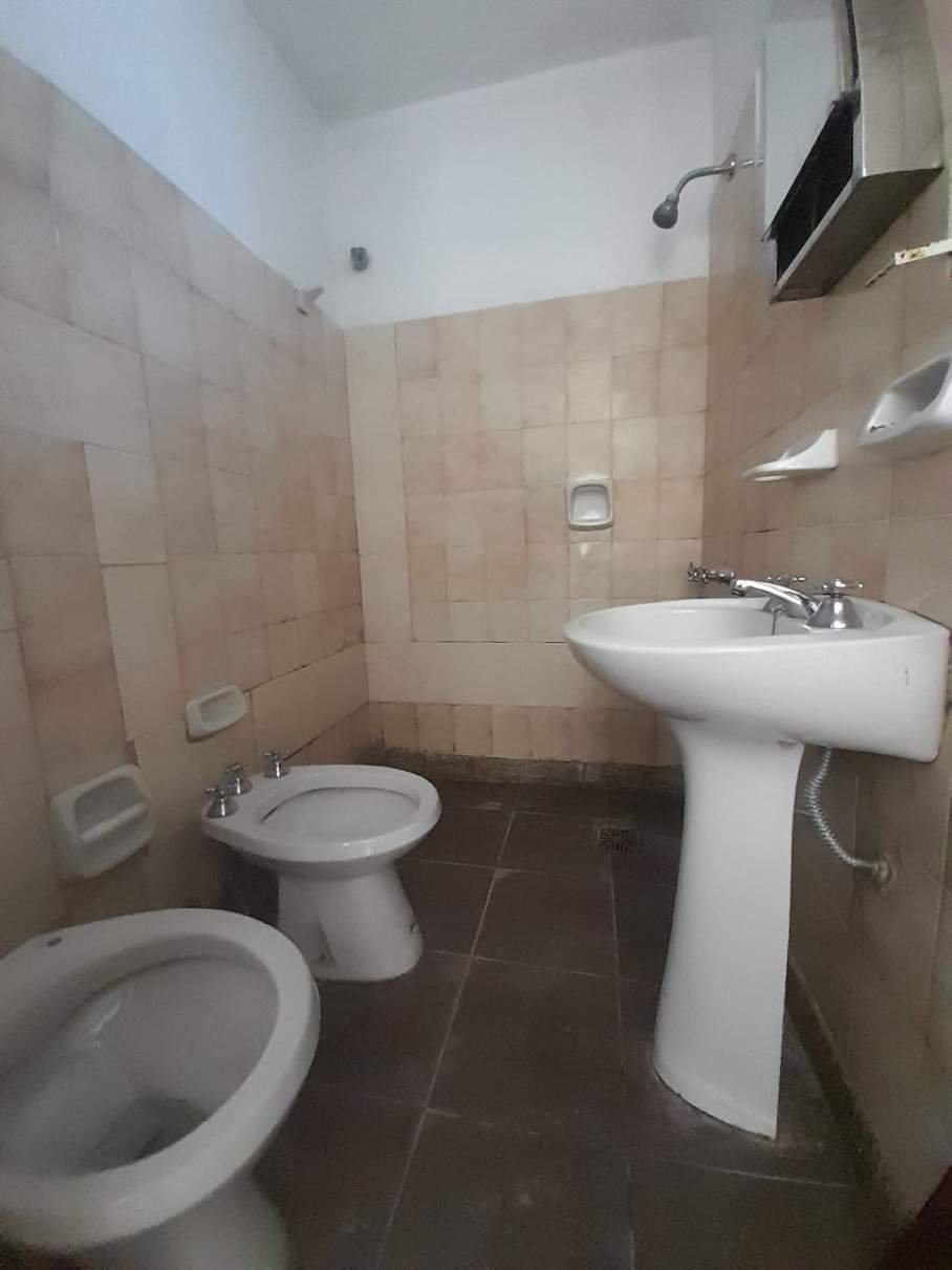 ALQUILER 3 DORM ESCRITORIO, PATIO, ALTA CORDOBA ANACREONTE 1159
