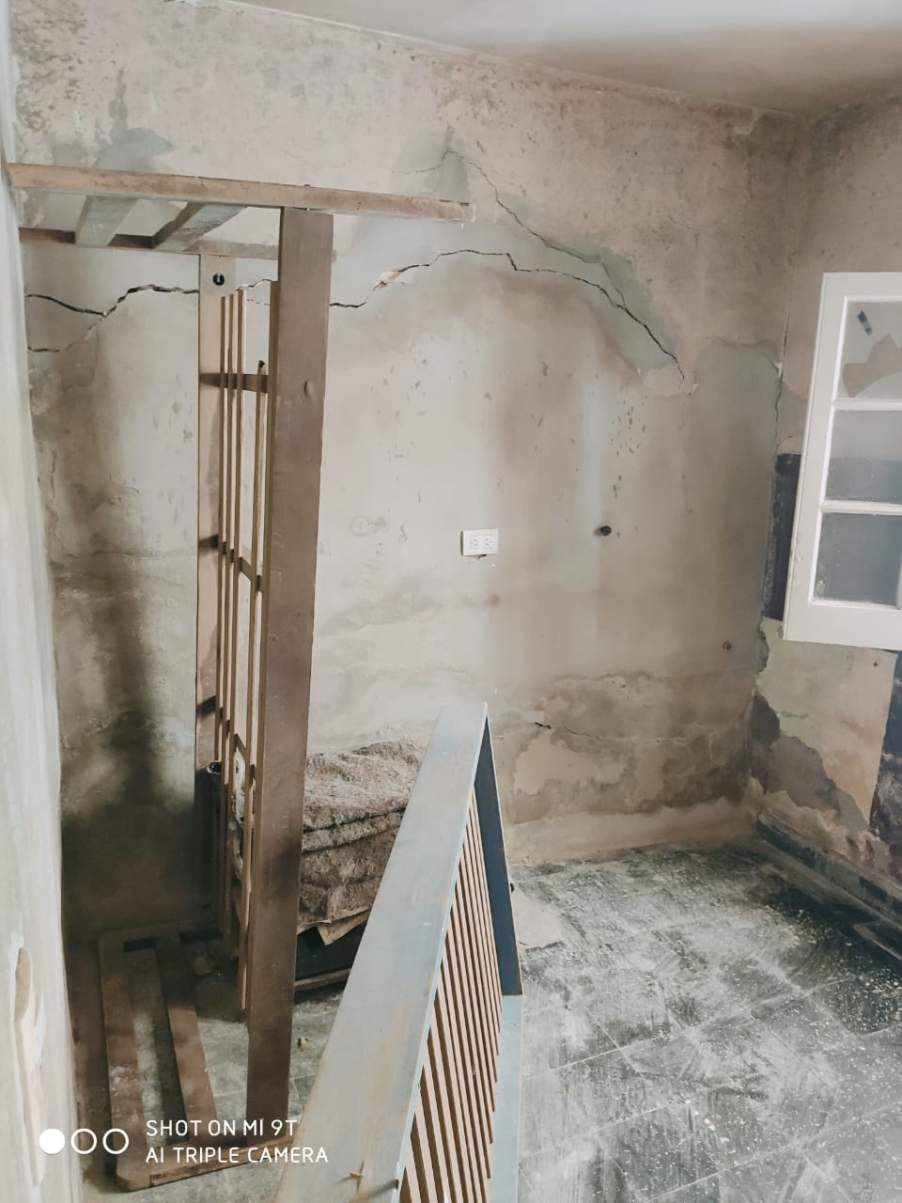 CASA A RECICLAR DE TRES DORMITORIOS EN BARRIO ALBERDI