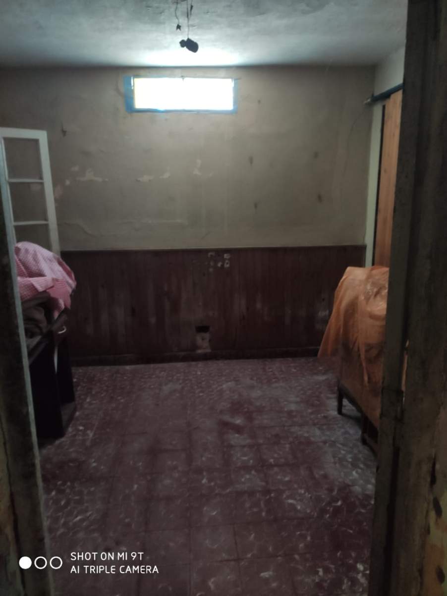 CASA A RECICLAR DE TRES DORMITORIOS EN BARRIO ALBERDI