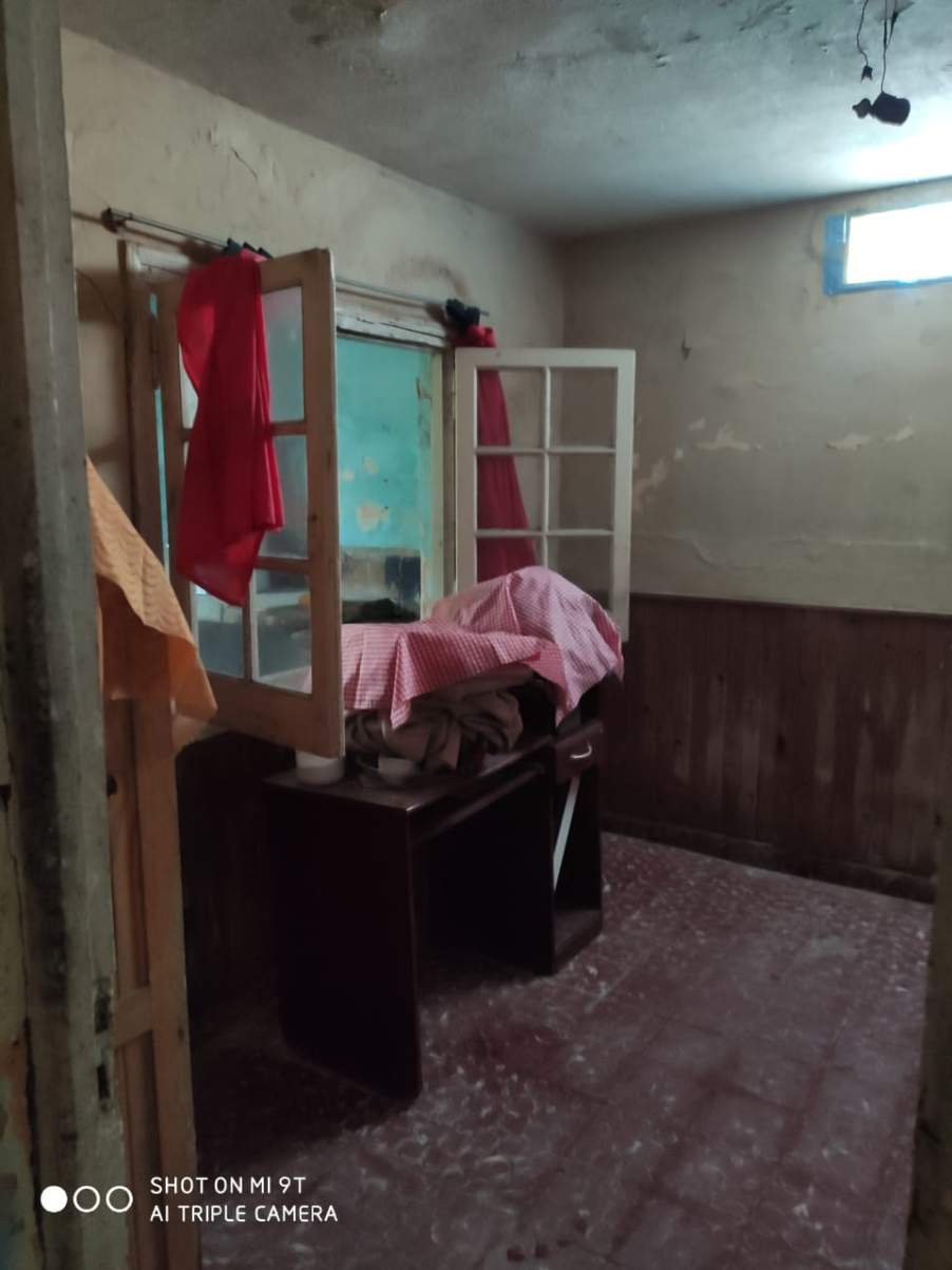 CASA A RECICLAR DE TRES DORMITORIOS EN BARRIO ALBERDI
