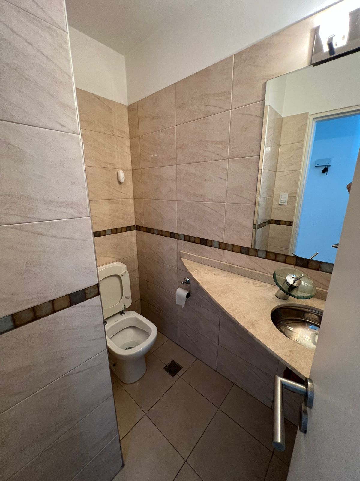 Excelente inmueble en nueva cordoba, dos dormitorios con balcon terraza ideal para vivirlo