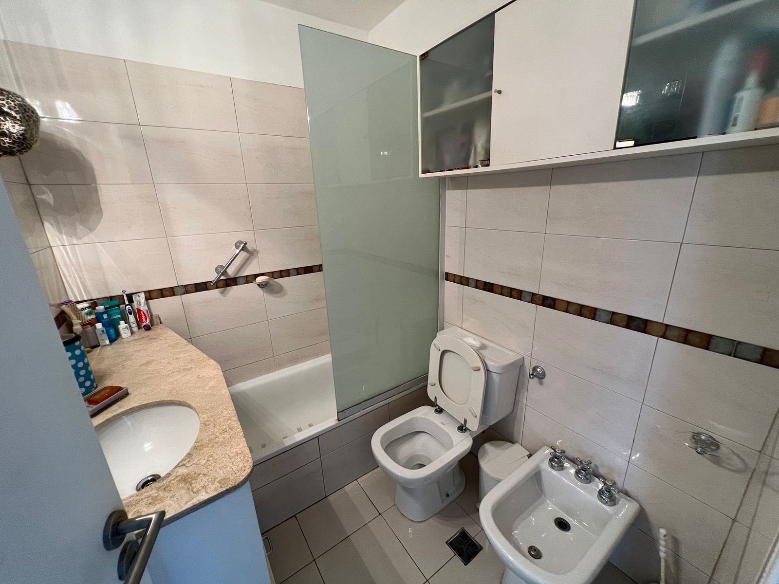Excelente inmueble en nueva cordoba, dos dormitorios con balcon terraza ideal para vivirlo