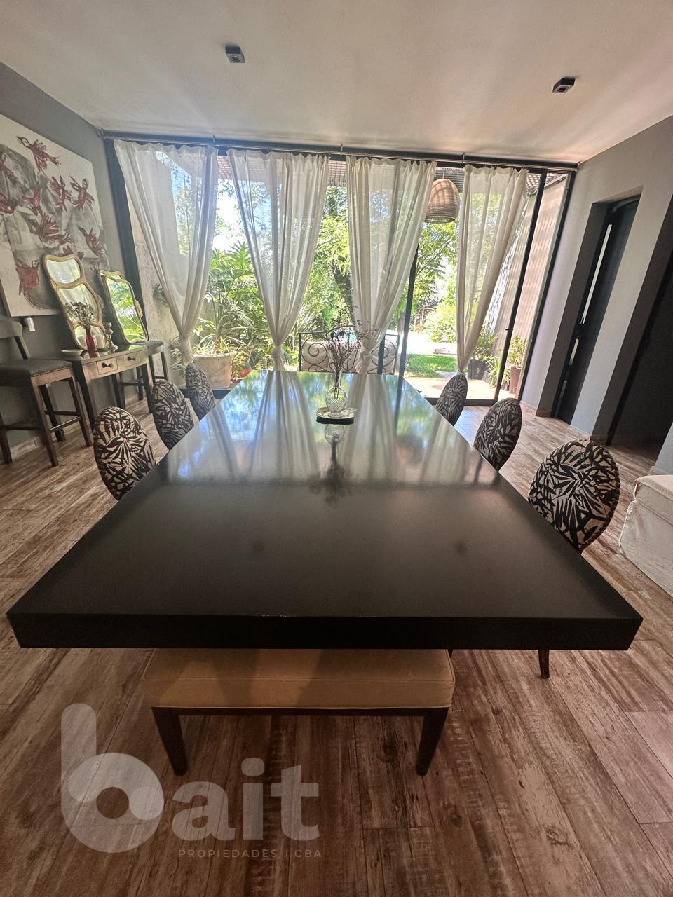 Venta casa Santina Norte, Valle Escondido, 4 dormitorios, escritorio y 5 baños.