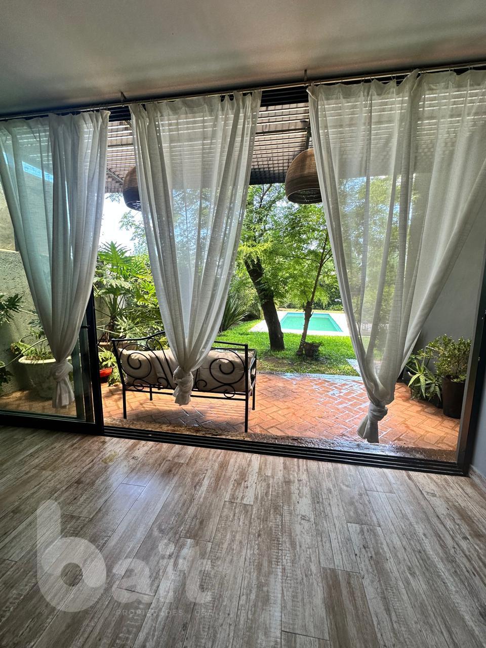 Venta casa Santina Norte, Valle Escondido, 4 dormitorios, escritorio y 5 baños.