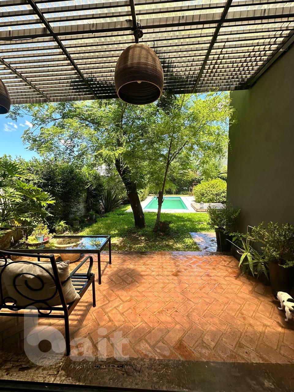 Venta casa Santina Norte, Valle Escondido, 4 dormitorios, escritorio y 5 baños.