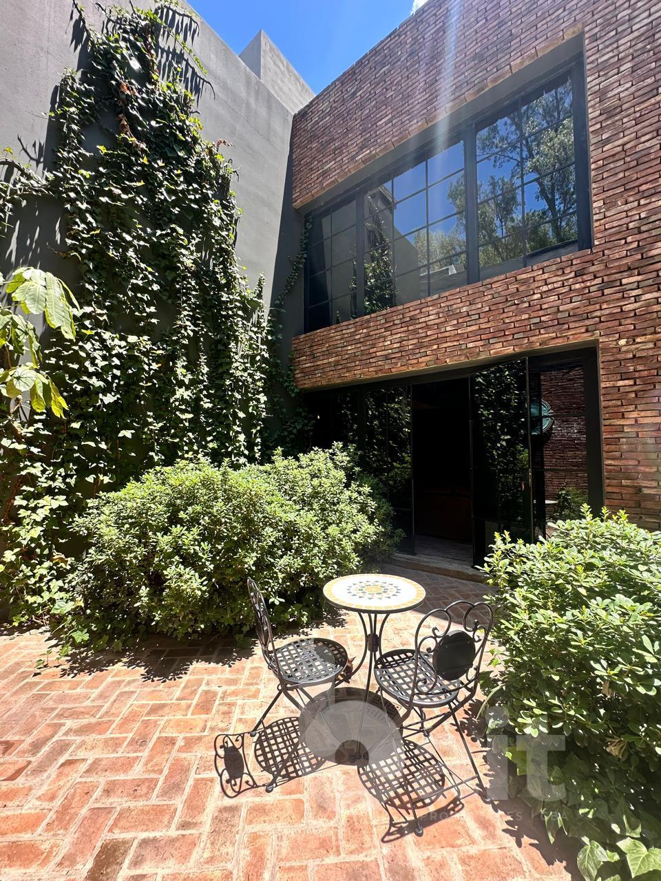 Venta casa Santina Norte, Valle Escondido, 4 dormitorios, escritorio y 5 baños.