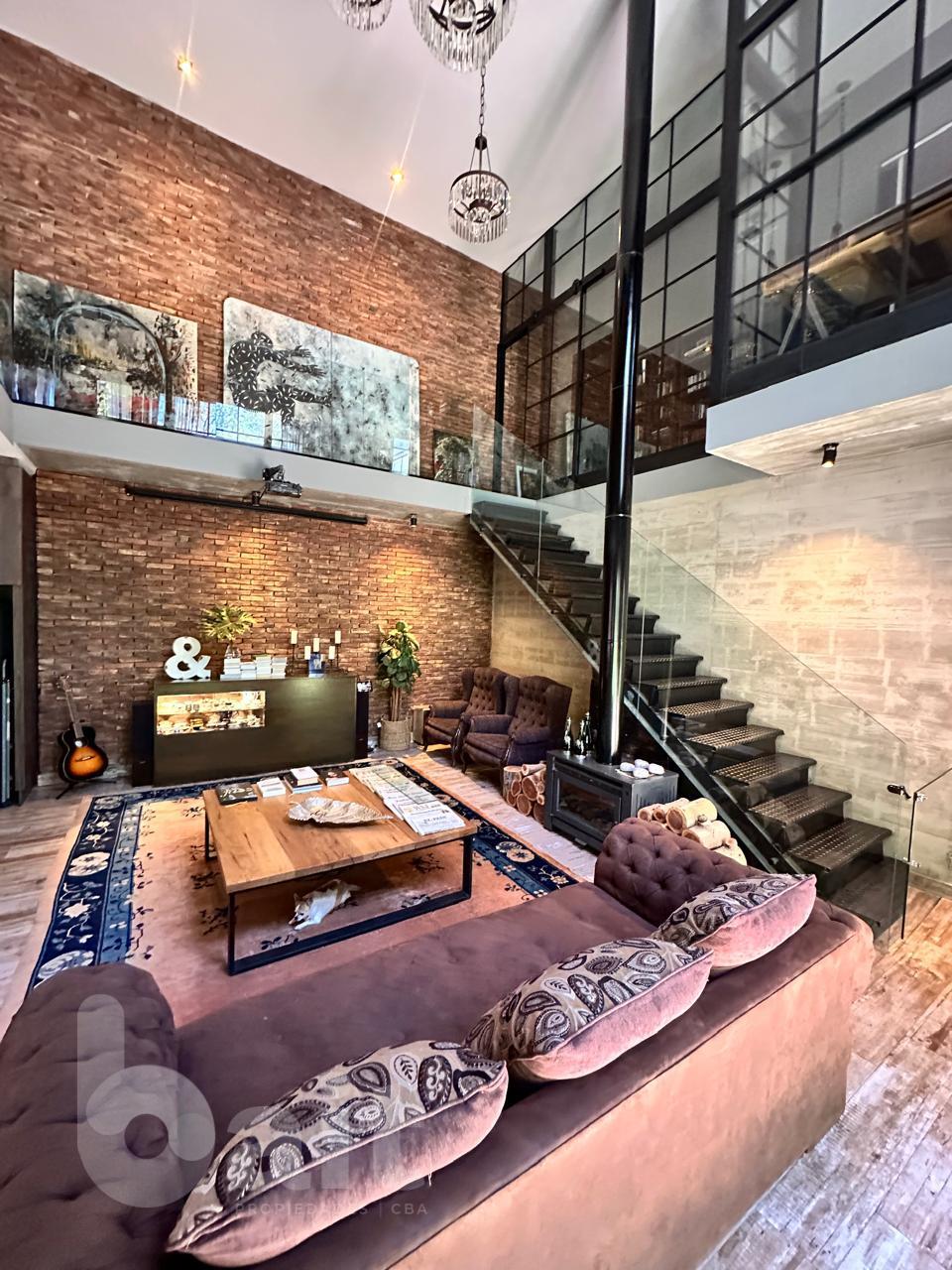 Venta casa Santina Norte, Valle Escondido, 4 dormitorios, escritorio y 5 baños.